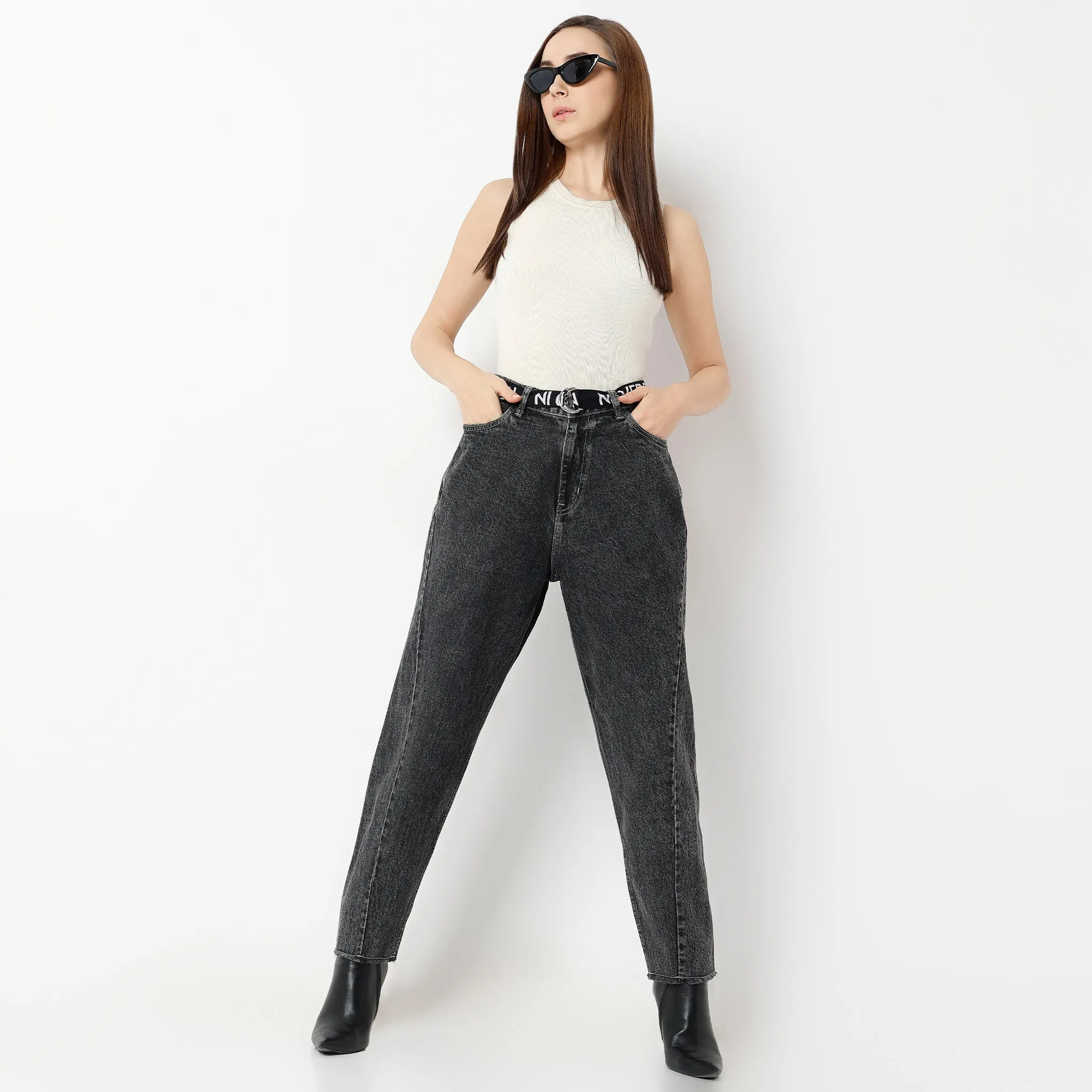 MoistureControlClothing Ankle Length Slouch Fit Solid Jeans With Printed Tape Belt Look