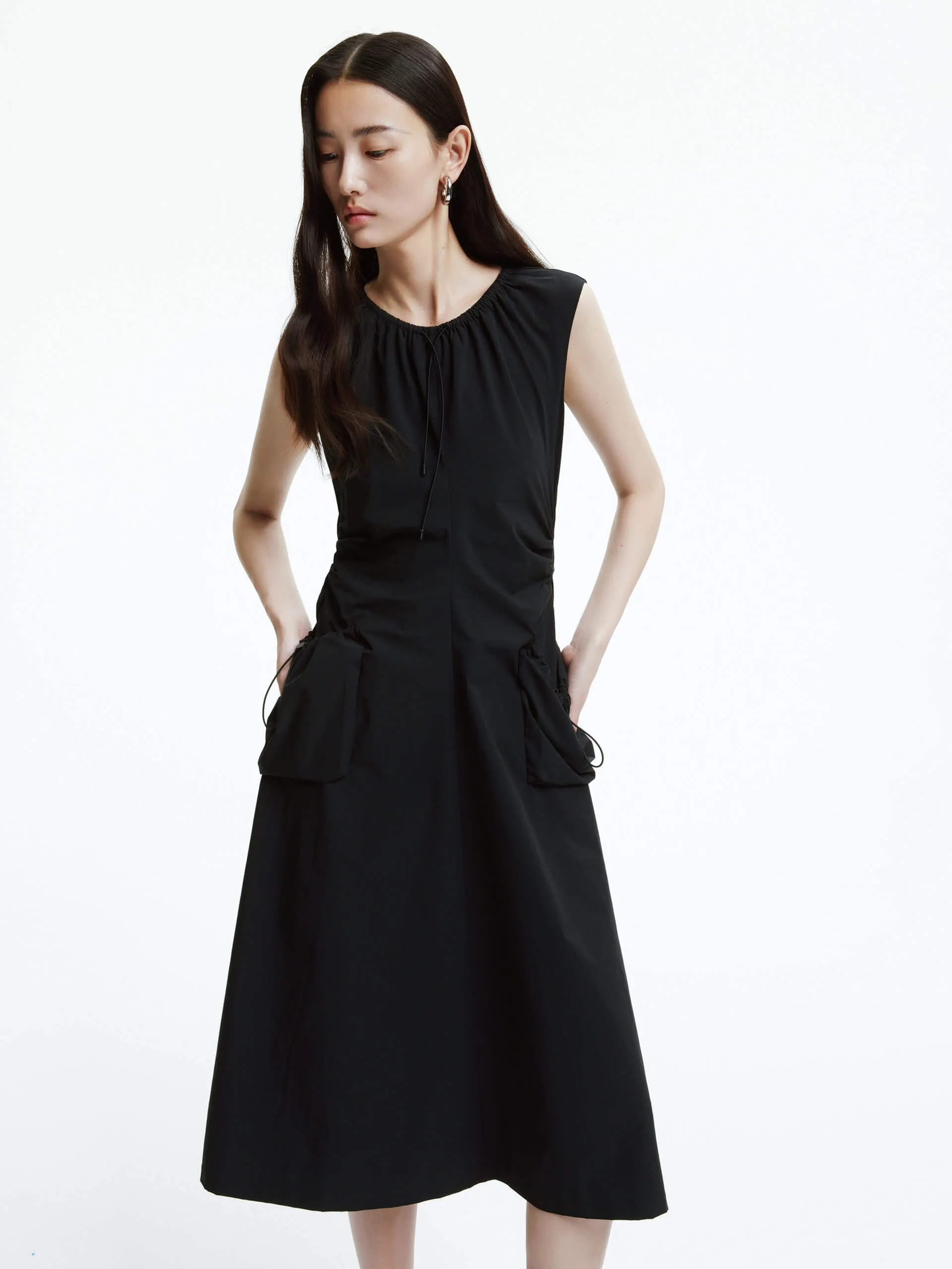 Breathable fabric Sleeveless Pleated Detail Dress