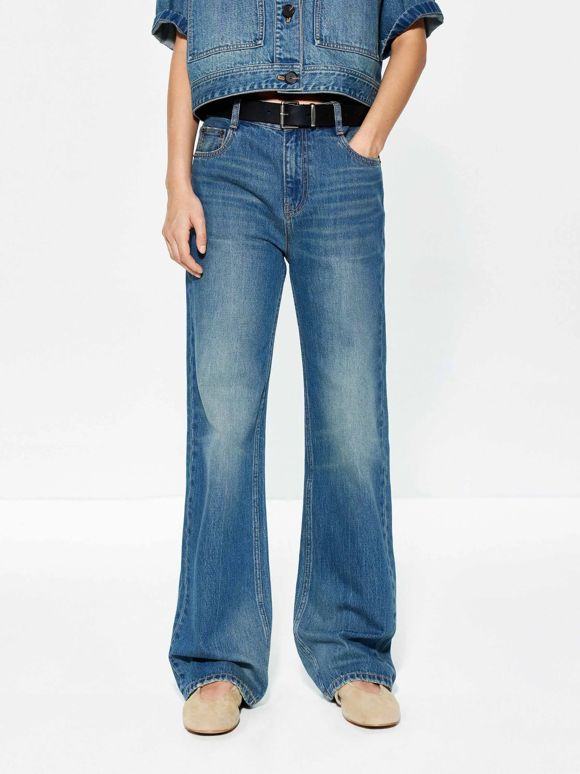 Travel Comfort Relaxed Straight Leg Jeans