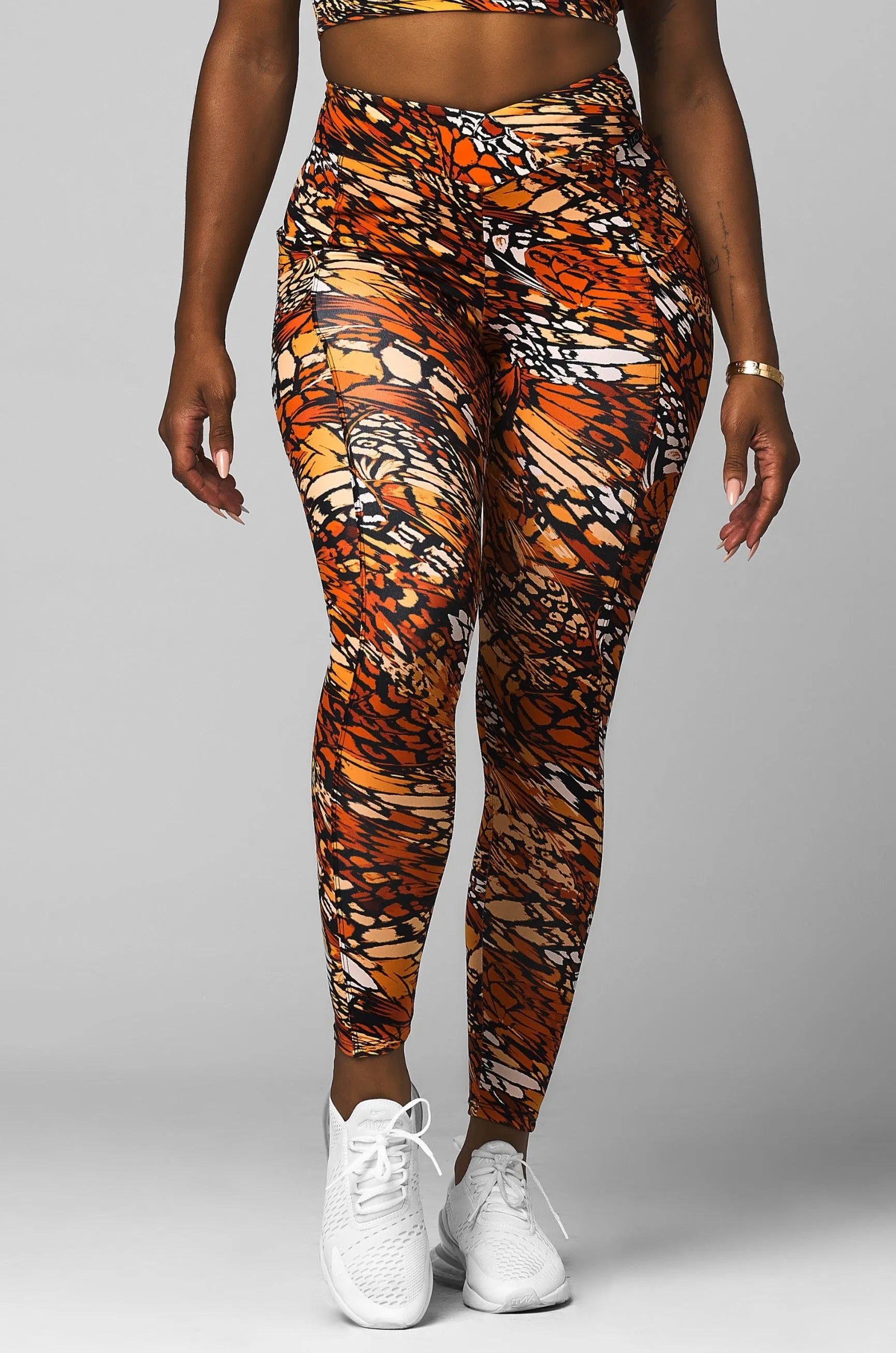 Evolve V-Cut Scrunch Legging Mesh Glow