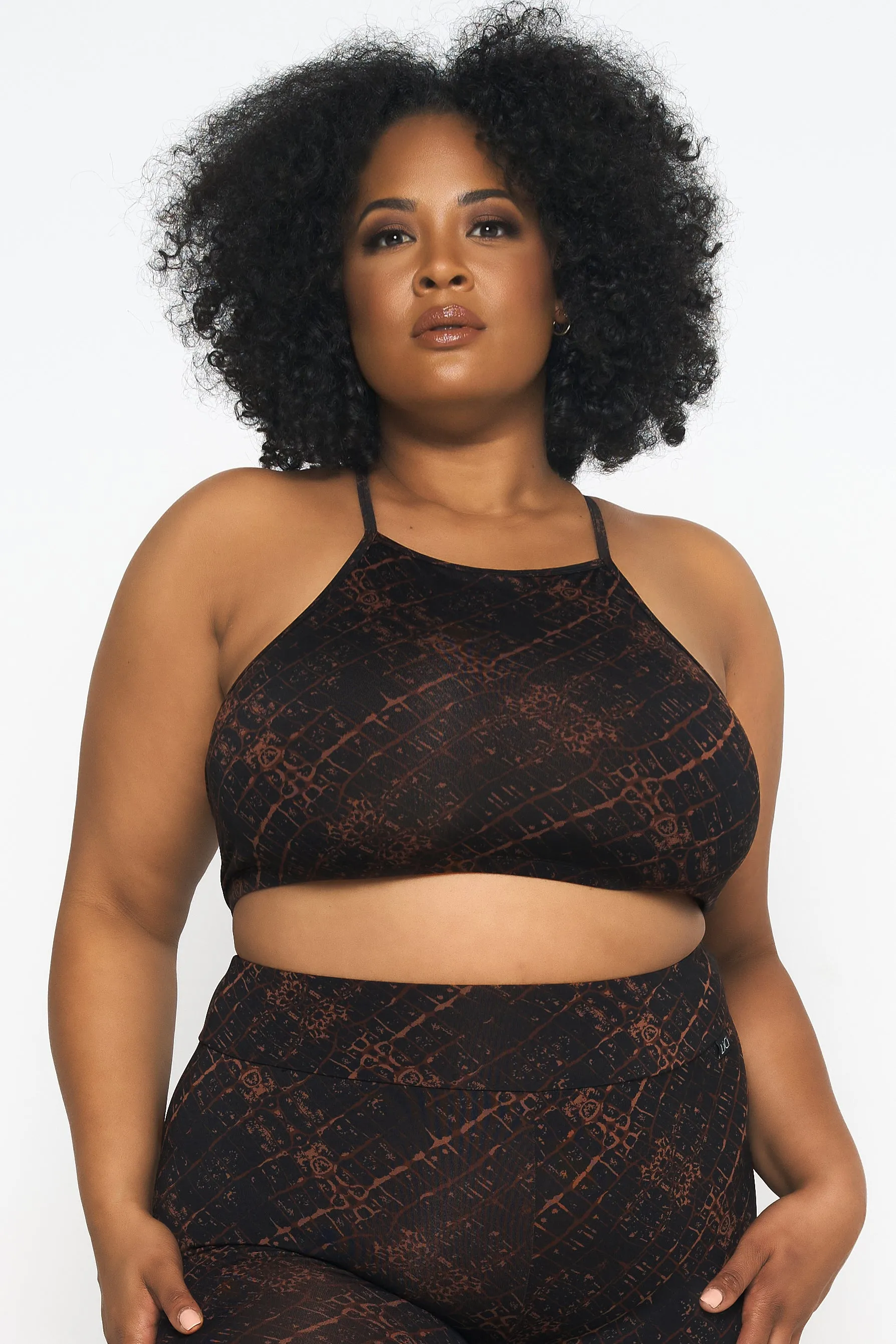 Noble Core Spark Glow Instinct Criss Cross Crop Top