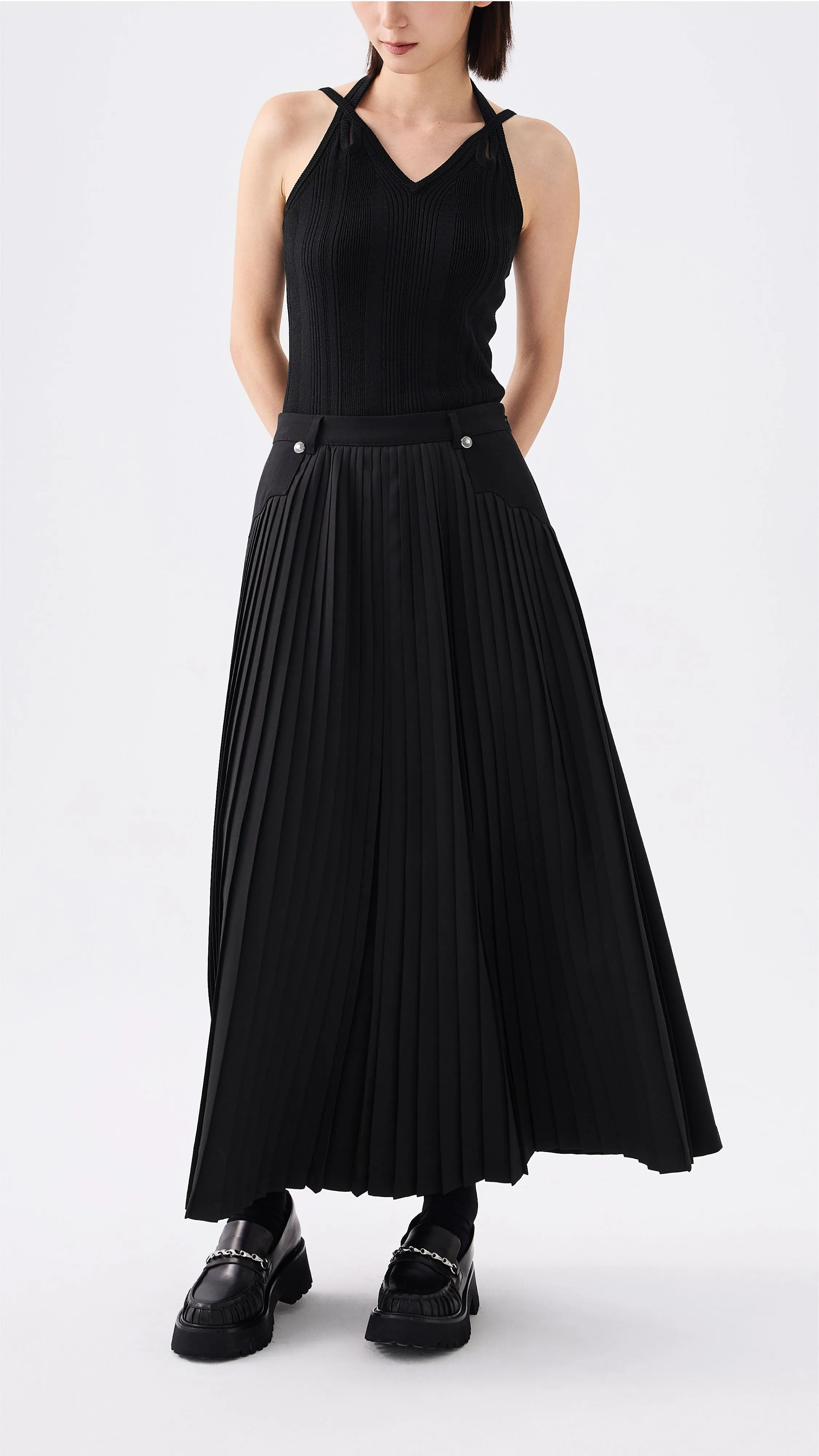 Soft Motion Minimal Design Front Pleated Flare Skirt