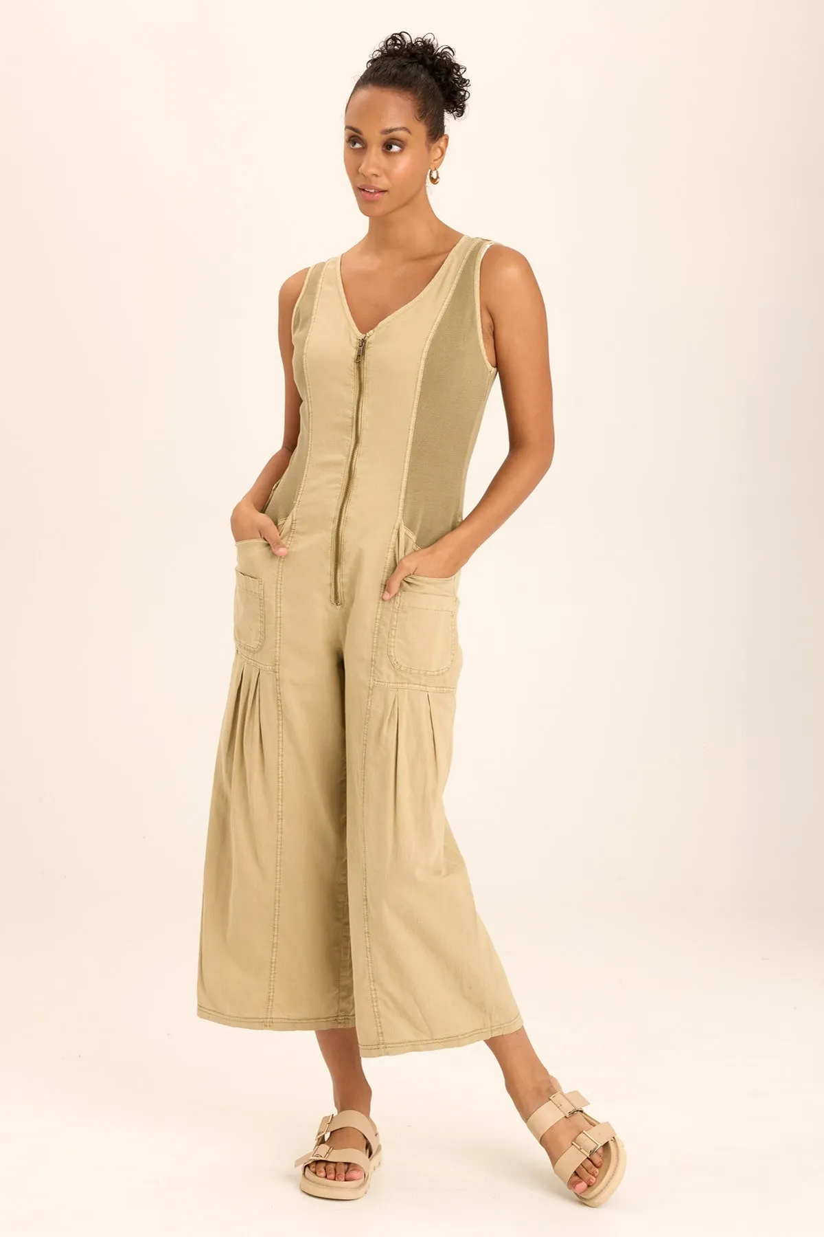 Clean Fit Soft Core Linen Macgowan Wide Leg Cargo Jumpsuit