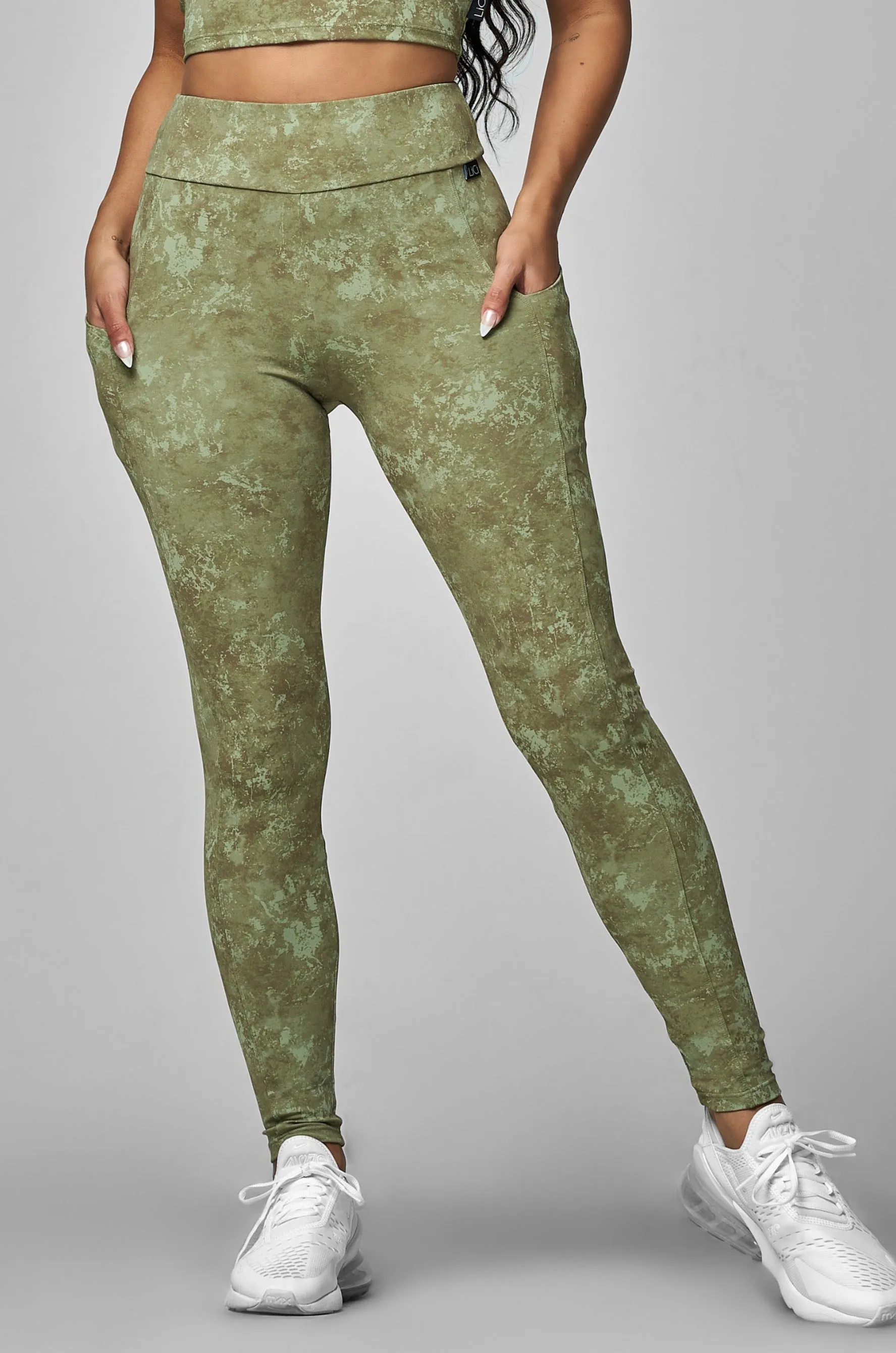 AntiOdor Fabric Iris Pocket Legging