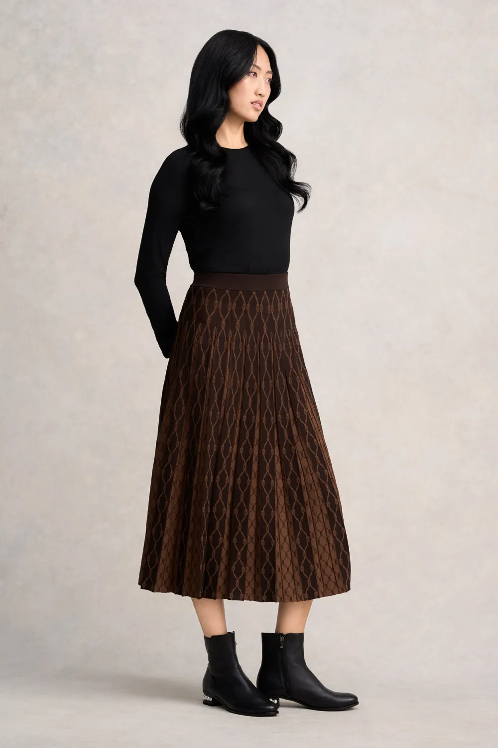 Pleated Knit Skirt - Chocolate & Camel Versatile Fit