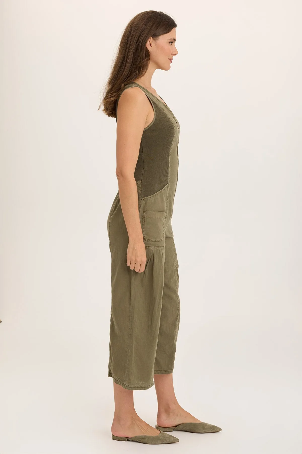 Chic Edge Flexible Hemline Linen Macgowan Wide Leg Cargo Jumpsuit