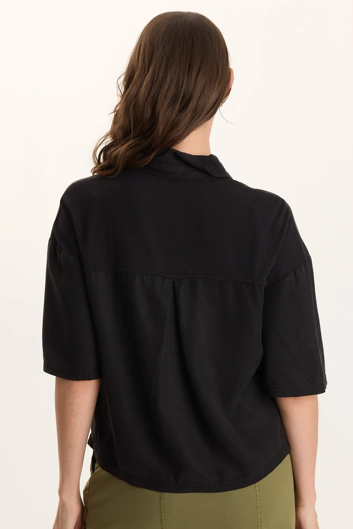 HighDensityWeave Tage Soft Twill Snap-Up Top