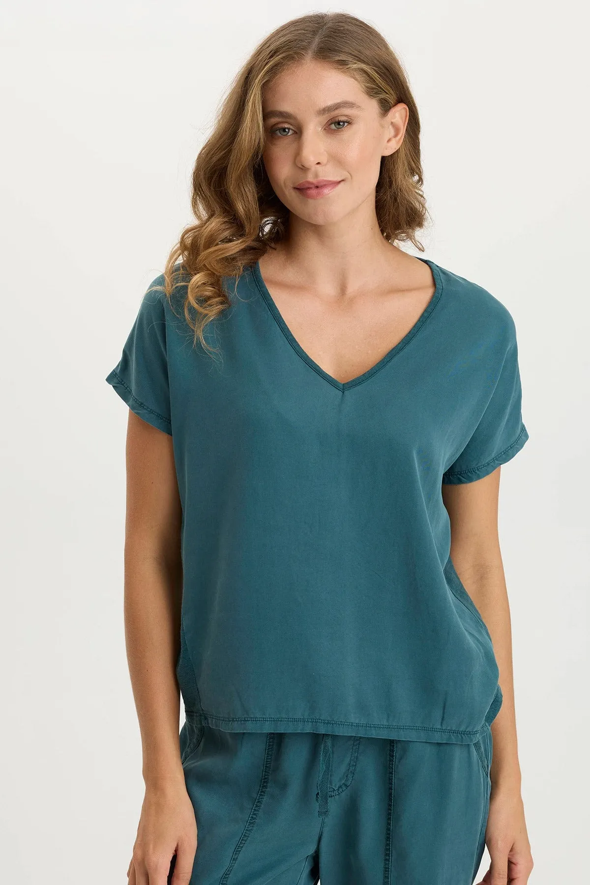 SweatAbsorbentLining Ulysses Twill/Jersey Oversized V-Neck Top