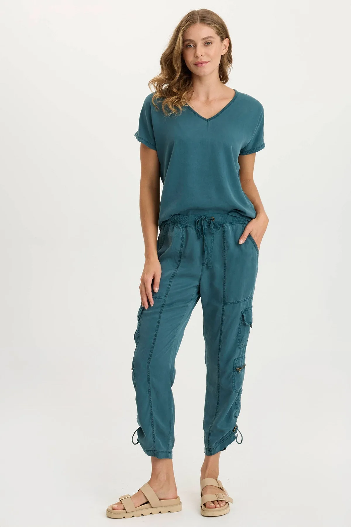 ShapeRetentionCloth Planet Glow Ulysses Twill/Jersey Oversized V-Neck Top