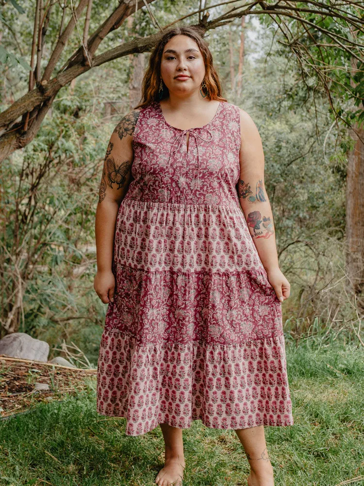 Thais Tiered Sleeveless Plus Size Dress - Magenta Vine Floral SplitHemDesign