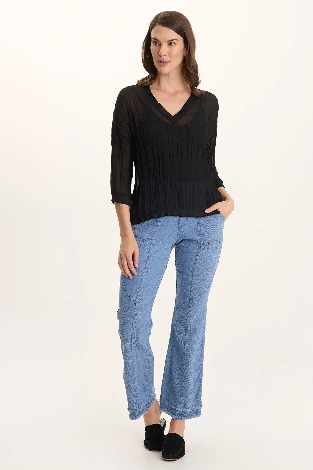 ThermalRegulatingFabric Loose Fit Hoyt Crinkle Pleat 3/4-Sleeve V-Neck