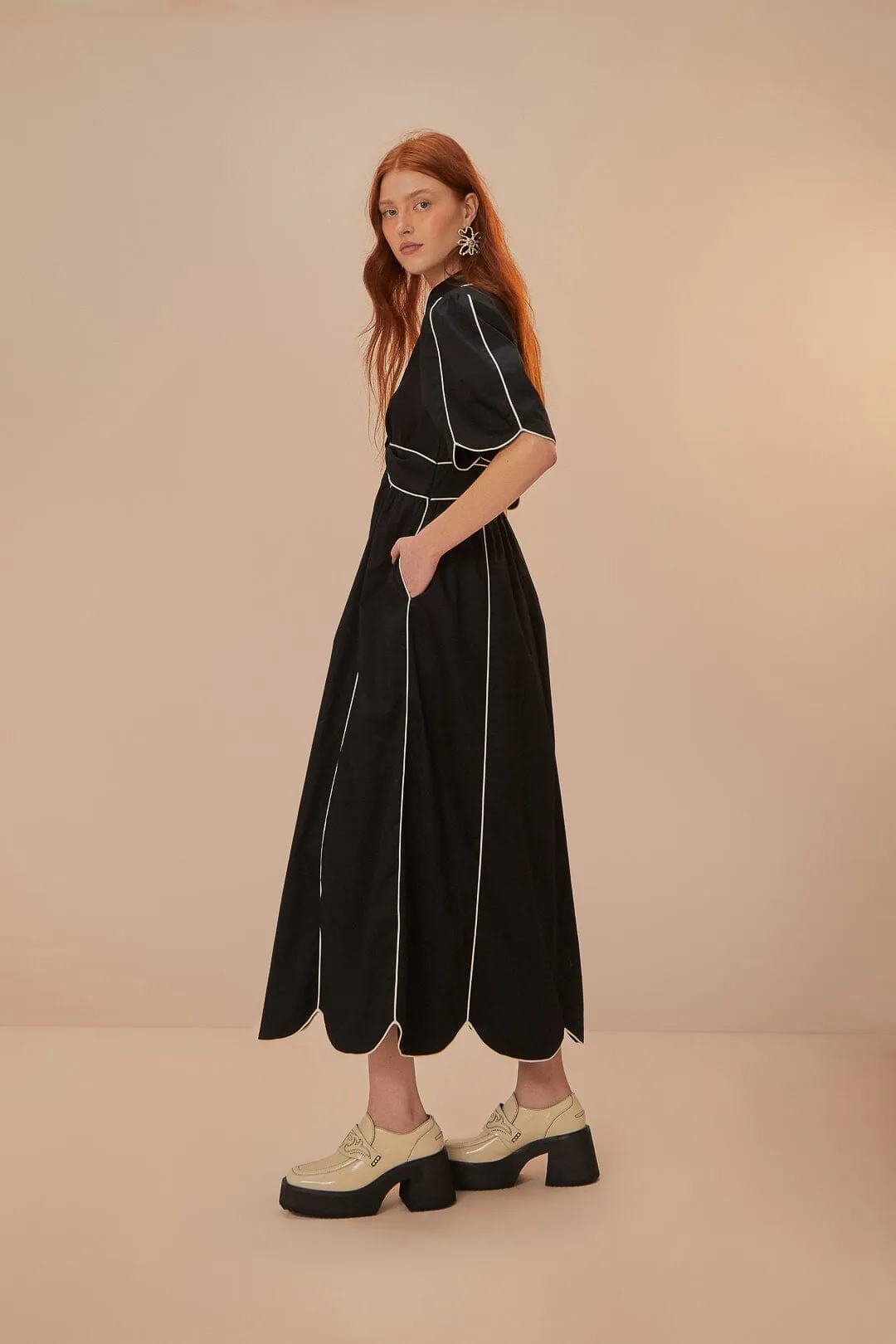 Chic and Simple Black And White Short Sleeve Midi Dress