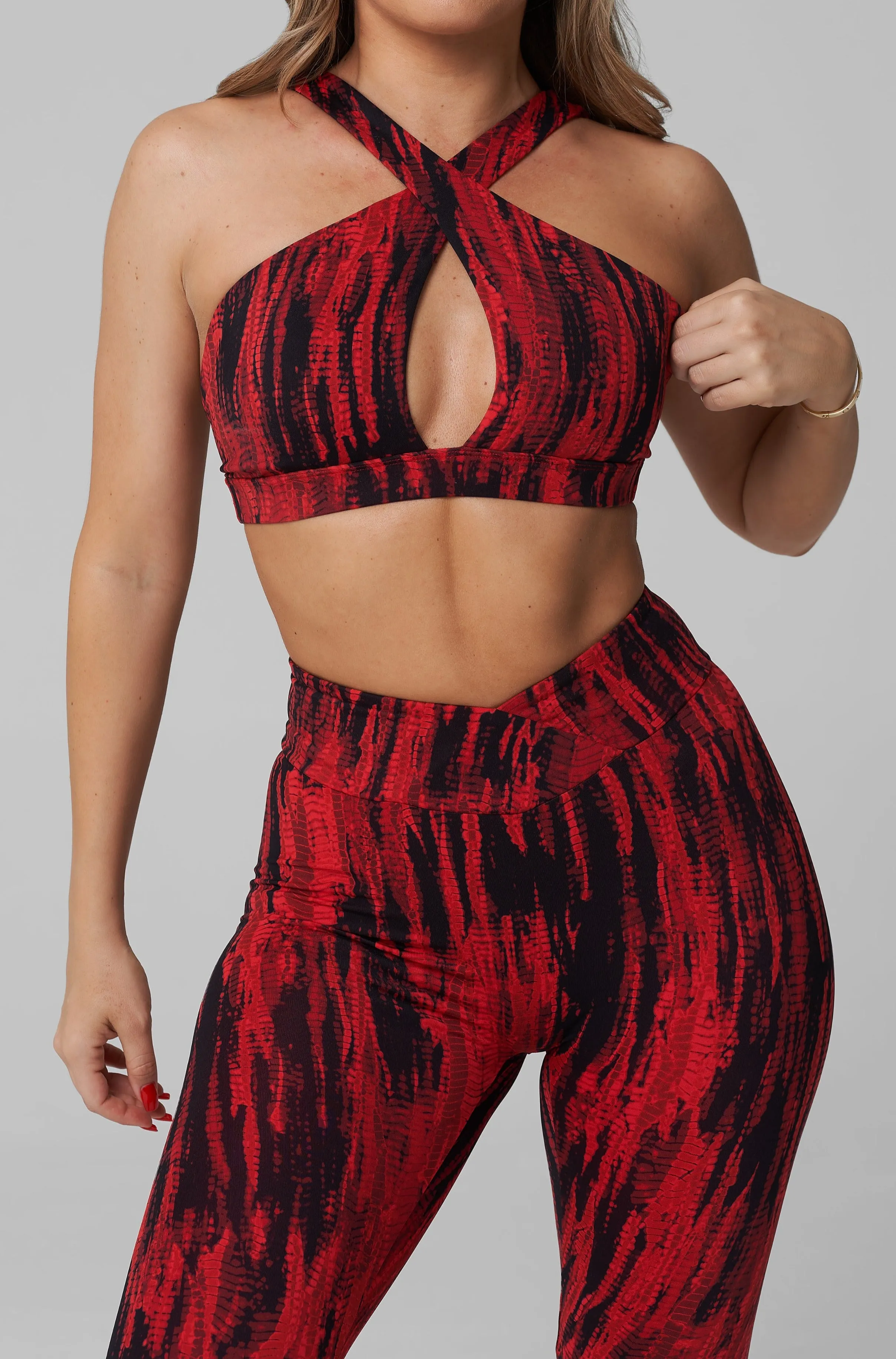Layer Play Epic Core Ignite V-Cut Scrunch Legging
