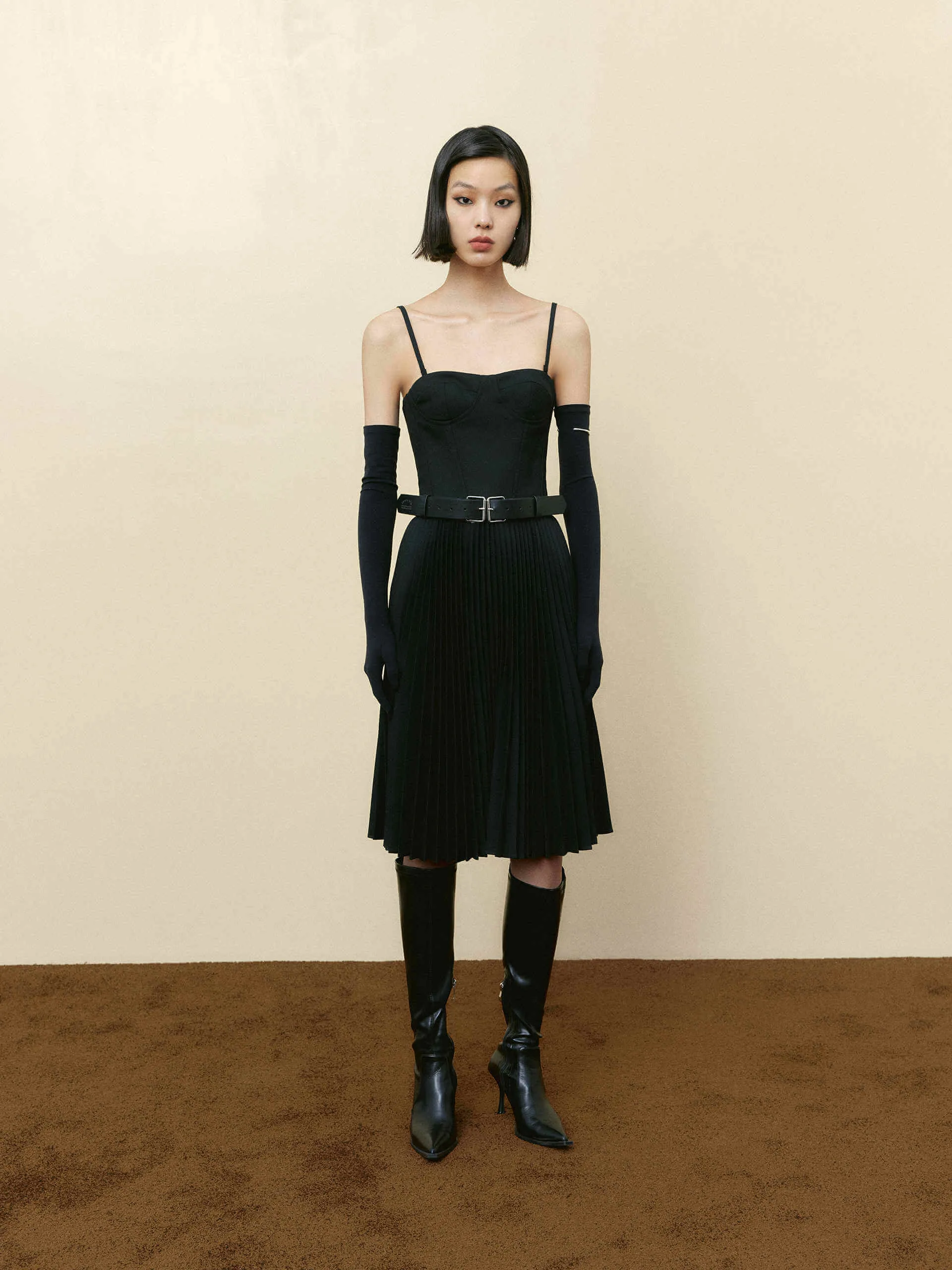 Soft fabric knee-length dress Playful and feminine dress Black Corset Pleated Spaghetti Dress