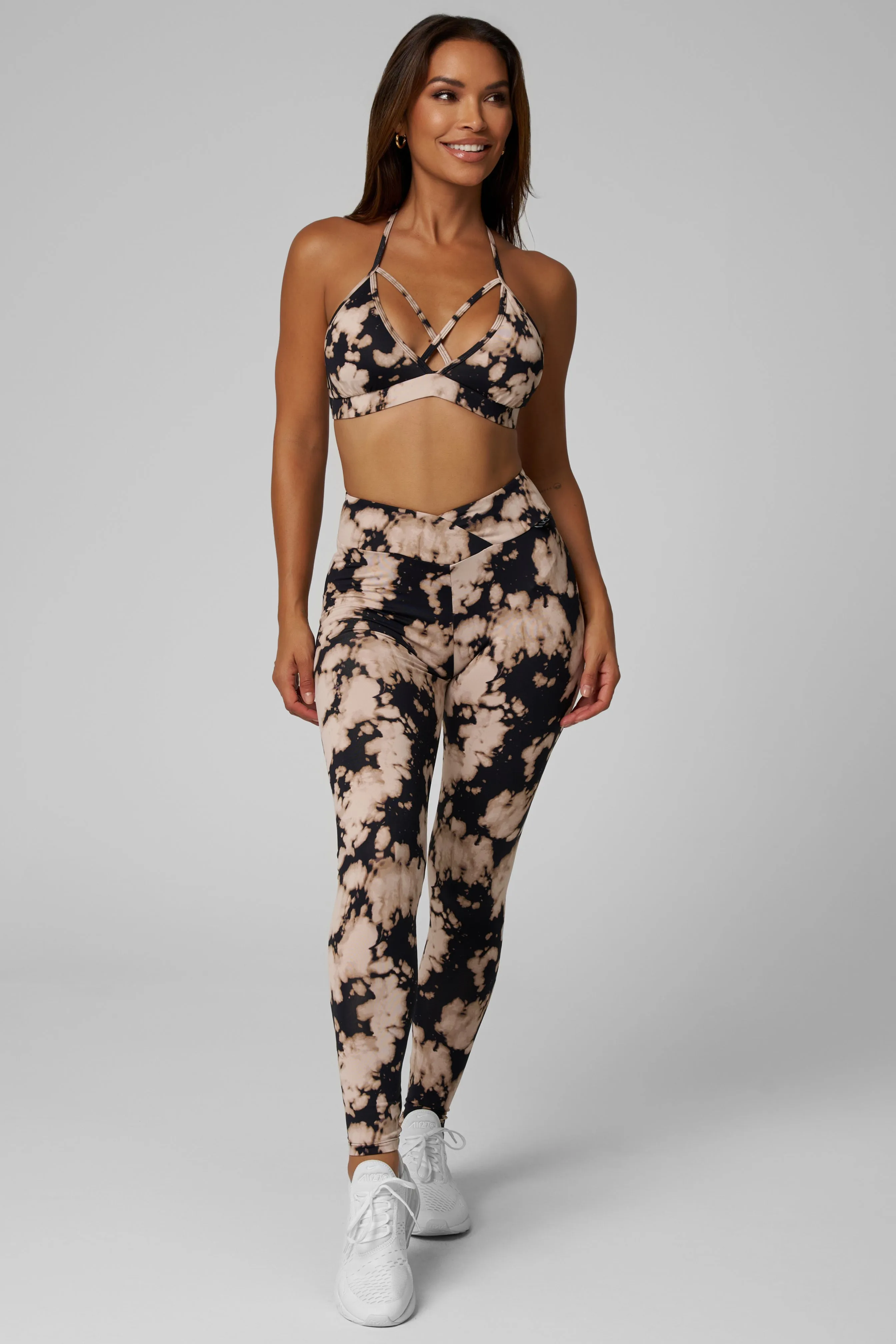 ZeroRestrictionMobility Duality V-Cut Scrunch Legging