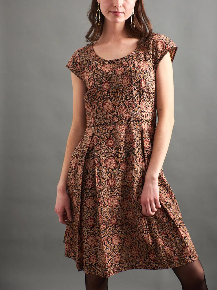 Stone Glow Vintage Pleat Dress - Black Floral