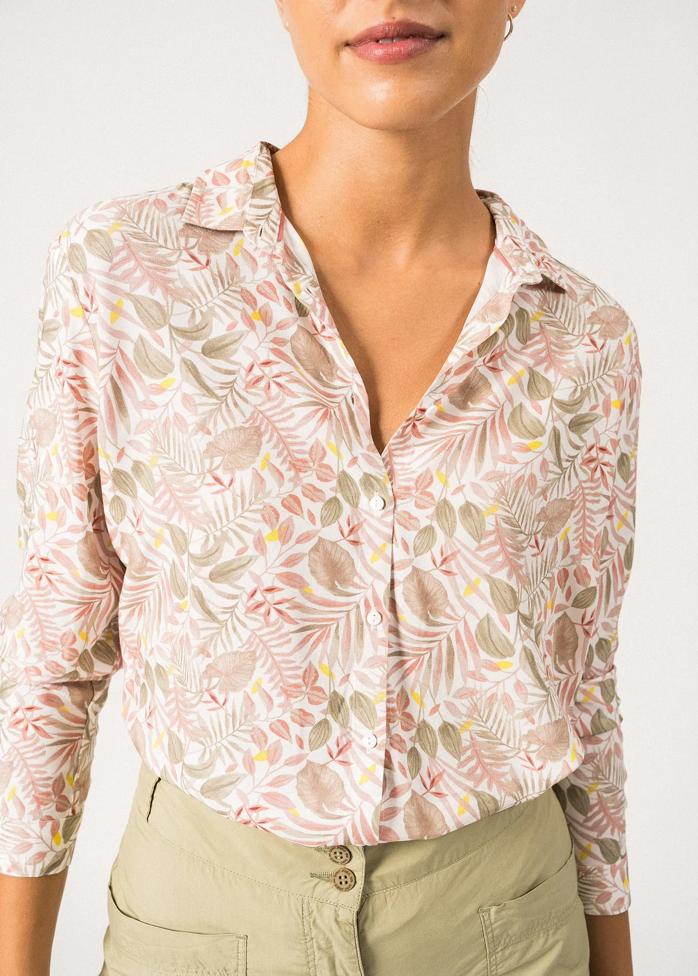 Retro cool MALAURY - Printed Button-Down Blouse (SOFT ALMOND / TERRACOTTA)