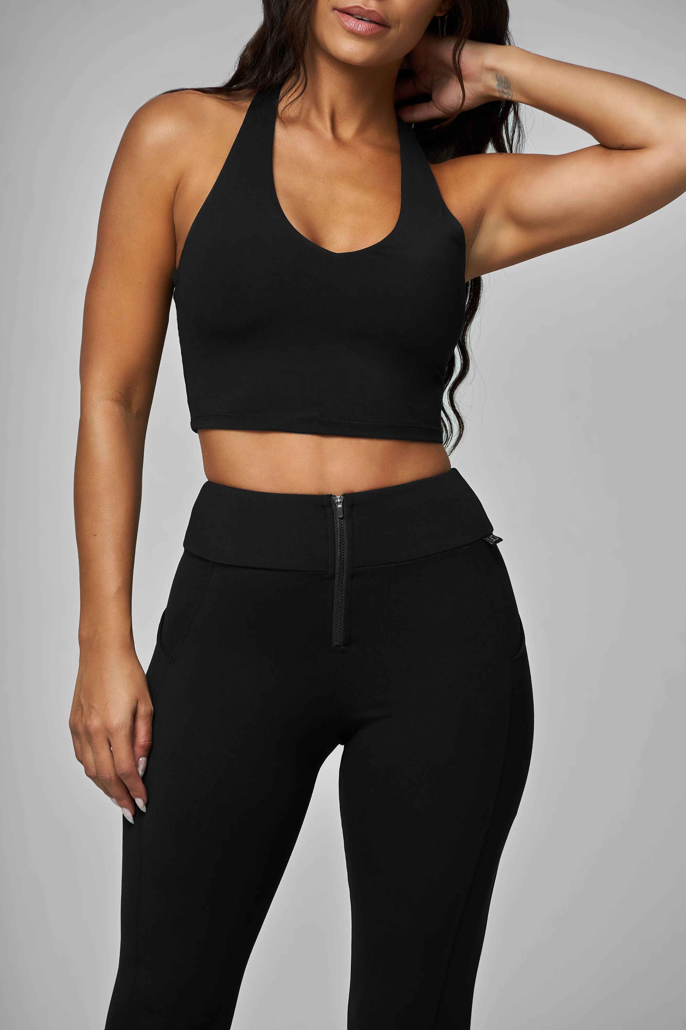 AbrasionResistantThread Lean Glow Black Built-In V-Tank Crop Top