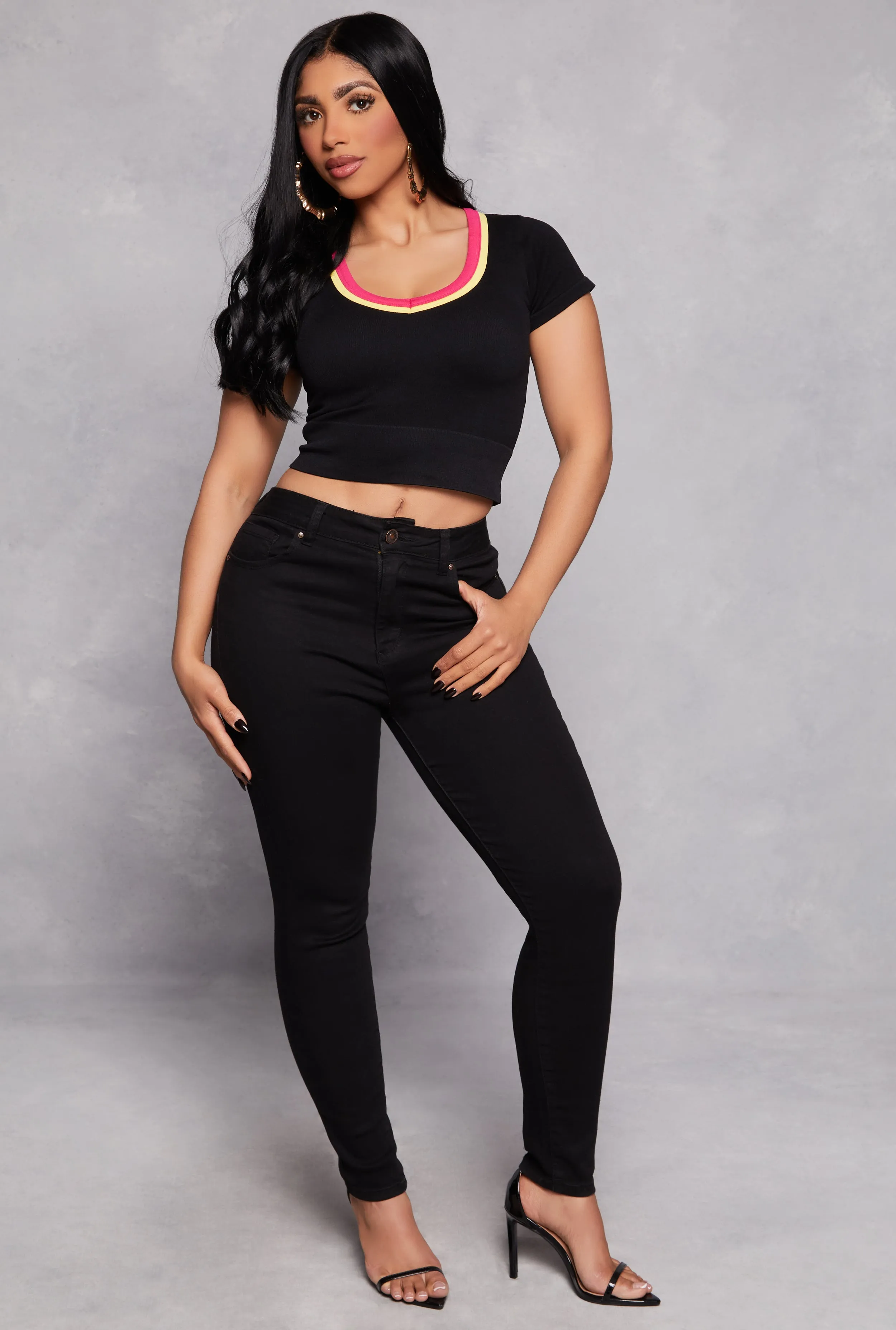 Seamless Ribbed Contrast V Neck Crop Top Fresh Outfit Trendy