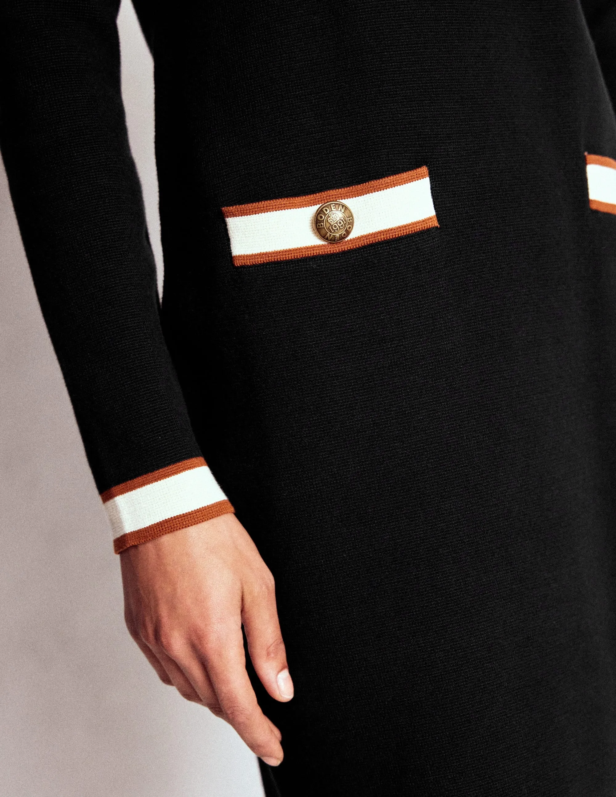 Holly Knitted Shift Dress-Black Close Wrap Quick Dry Technology