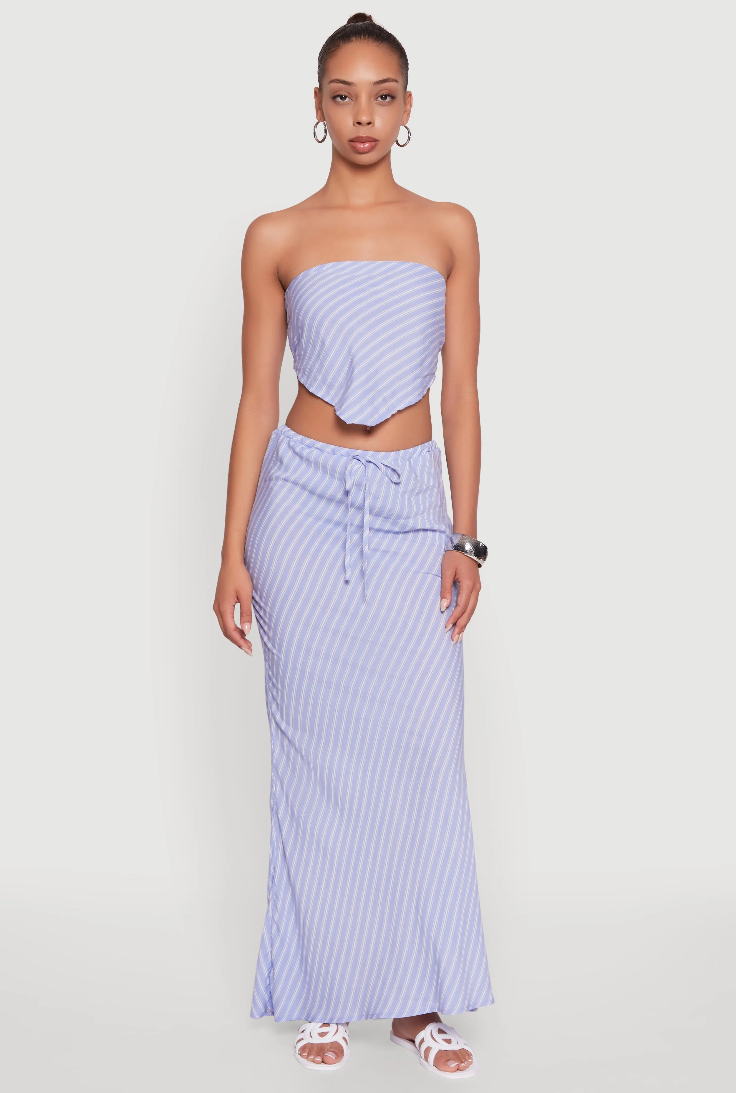 Non Restrictive Fit Contemporary Mood Trendy Back Slit Maxi Skirt