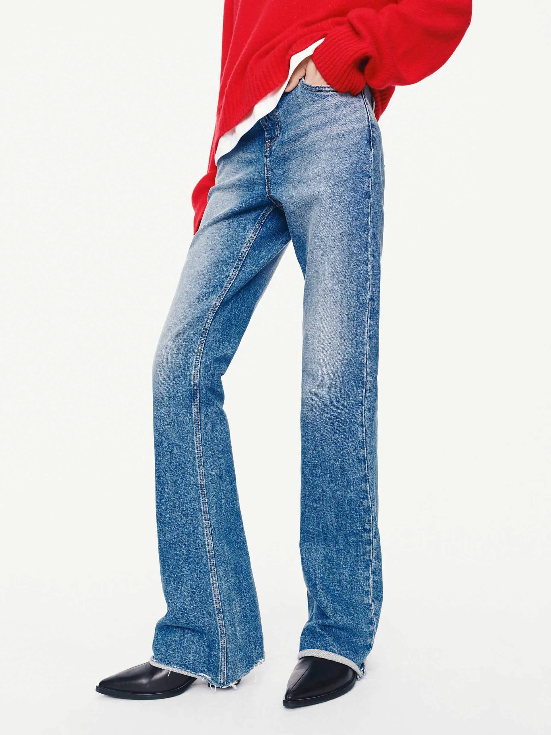 Raw Hem Flared Jeans Ready to Wear Modern Spring Mood