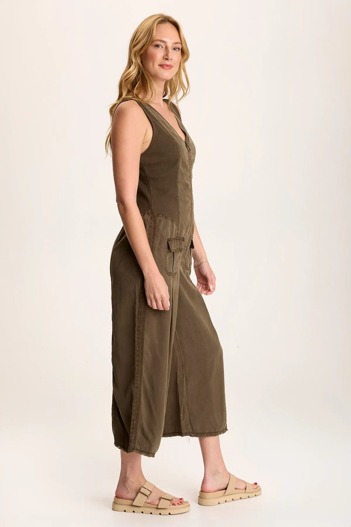 Linette Jumpsuit with V-Neck and Adjustable Straps Dad Core