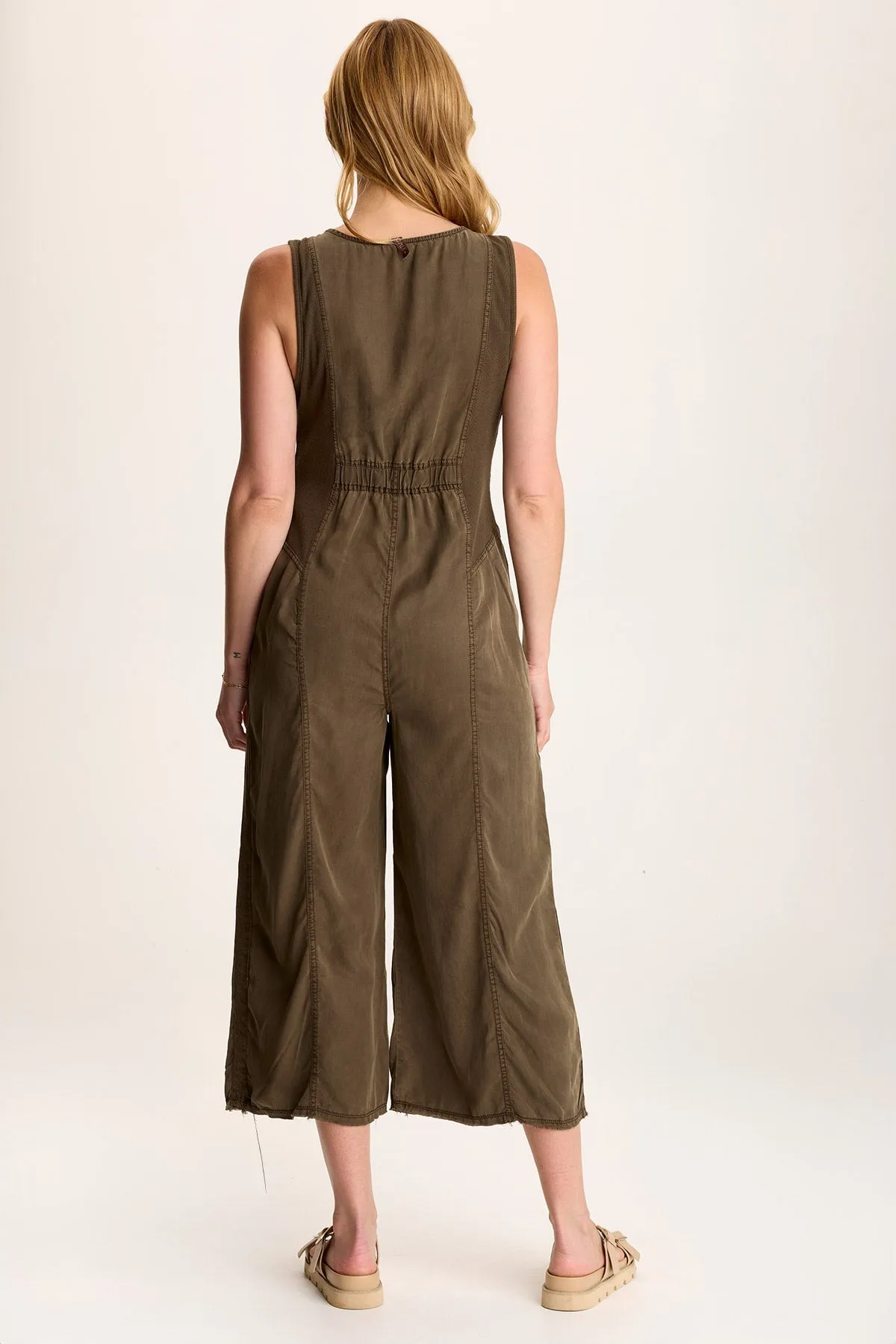 Air Move Linette Jumpsuit with V-Neck and Adjustable Straps
