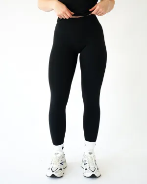 Adapt Leggings - Black Seamless Design Plus Size Petite Size Casual Day