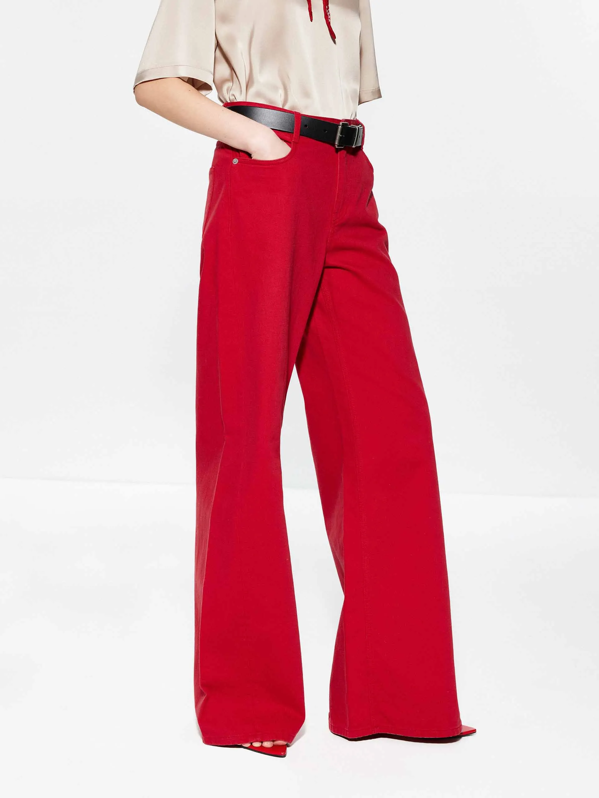 Sustainable Student Outfit Nature Lover Neutral Vibrant Chill Outfit Red Wide Leg Cotton Jeans
