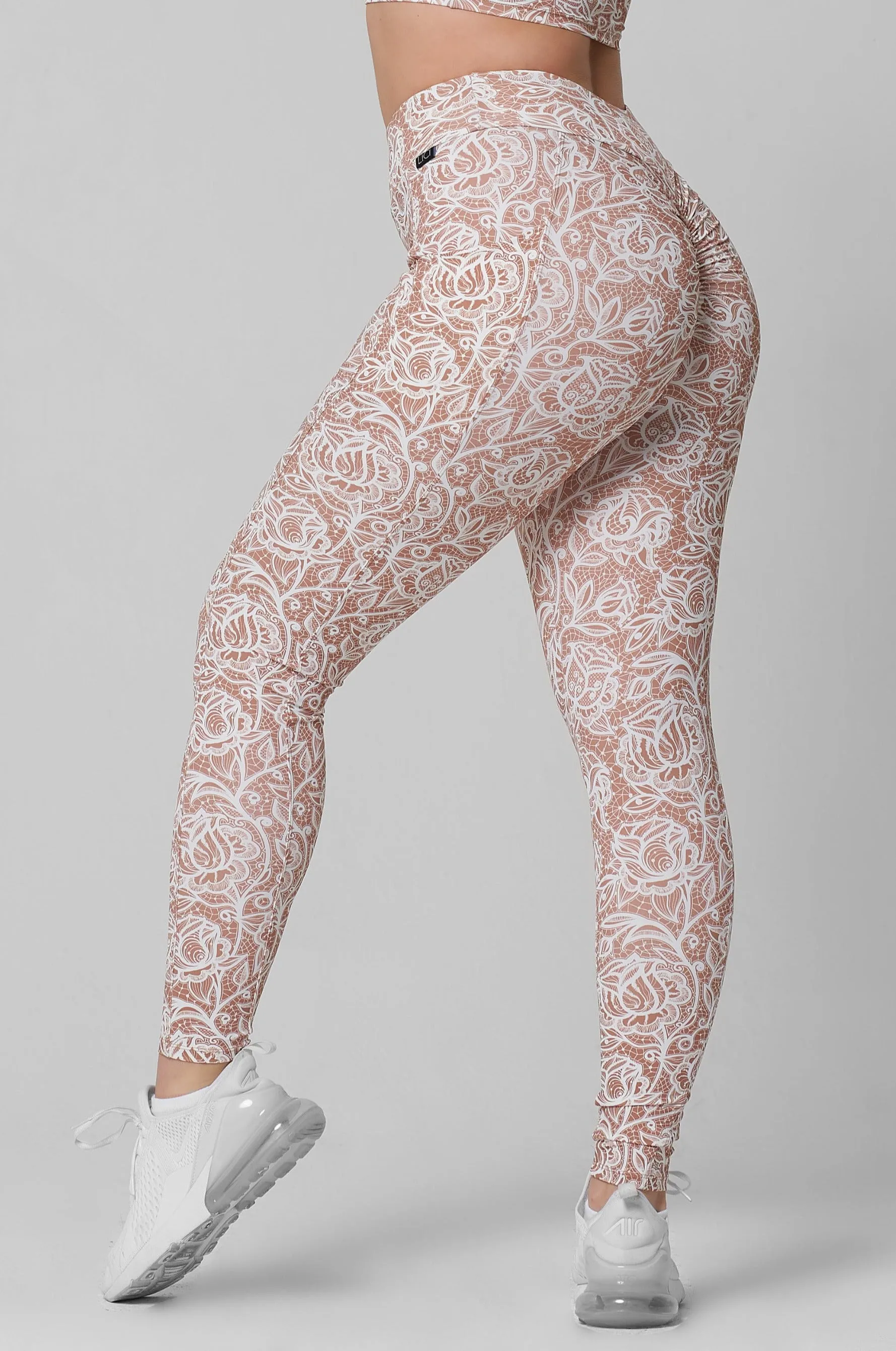 Capri High Waist Scrunch Legging Windproof Outer Layer Durable Construction