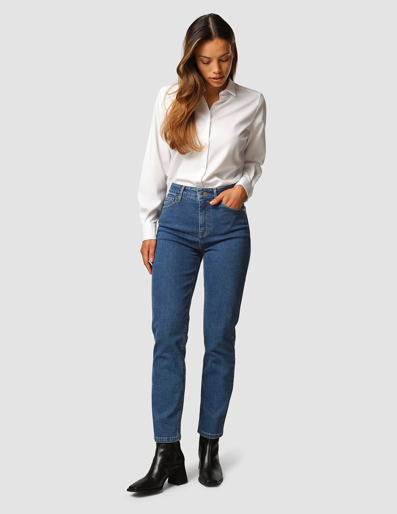 Jeans Tapered Medium Blue Chill Mode Breathable Lining System