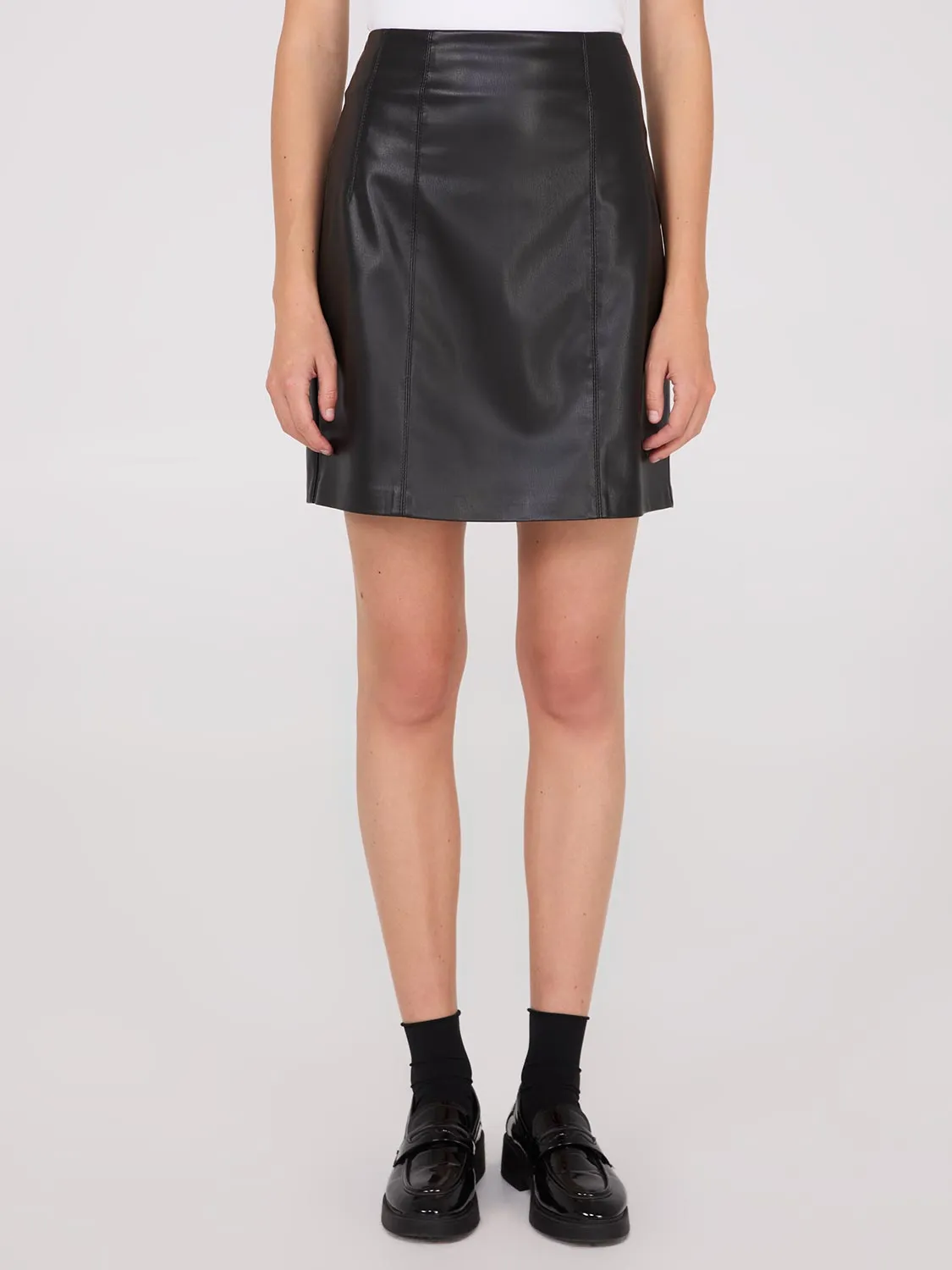 Chic casual Eco Friendly Mini Faux Leather Skirt