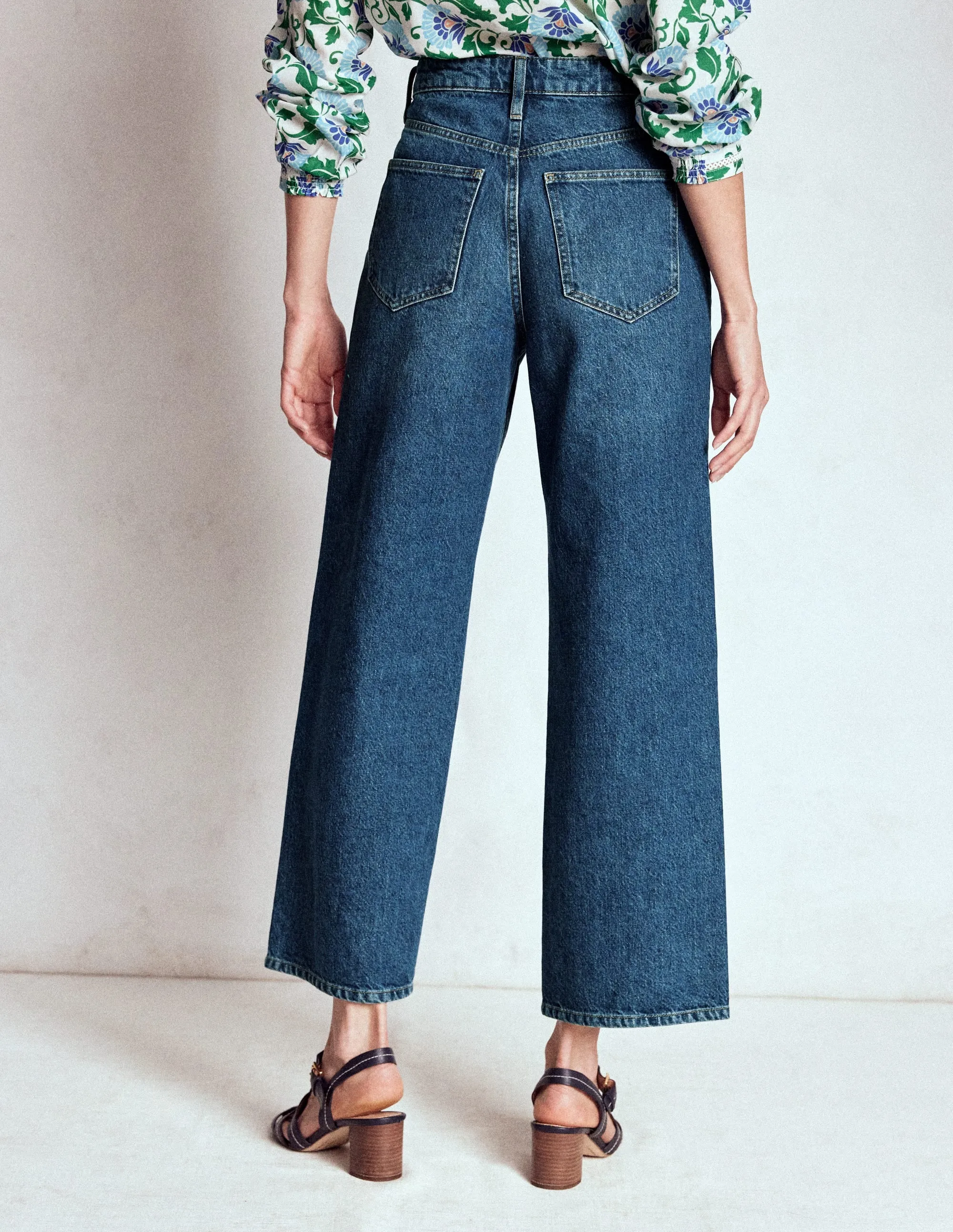 Morning Stroll Streetwear Fan Lifestyle Ready High Rise Straight Crop Jeans-Mid Vintage