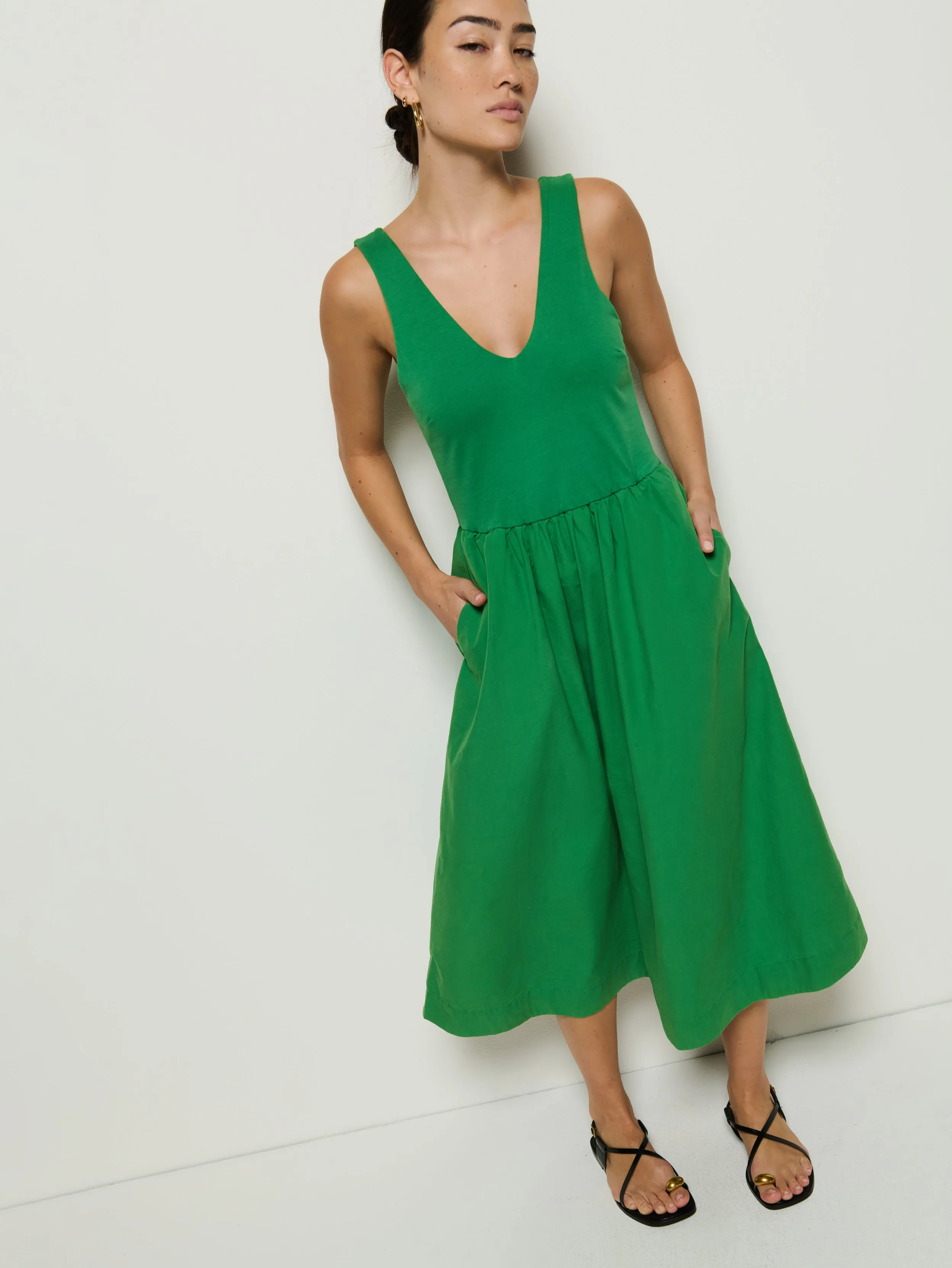 Daria V-Neck Midi Gentle Breeze