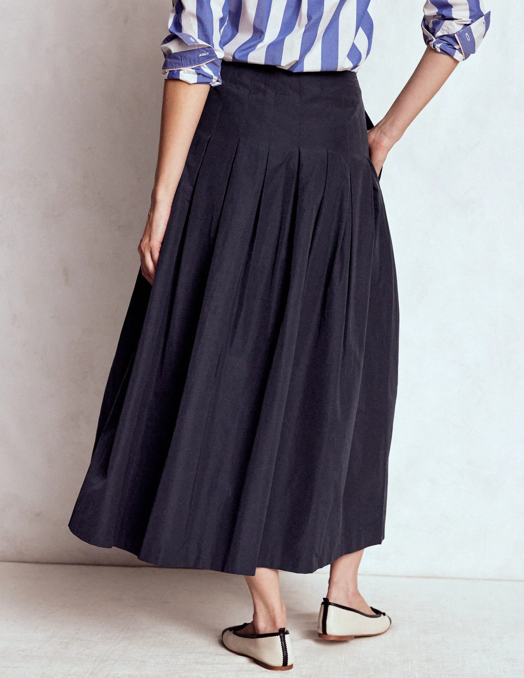 Breezy Look Valentina Taffeta Midi Skirt-Navy