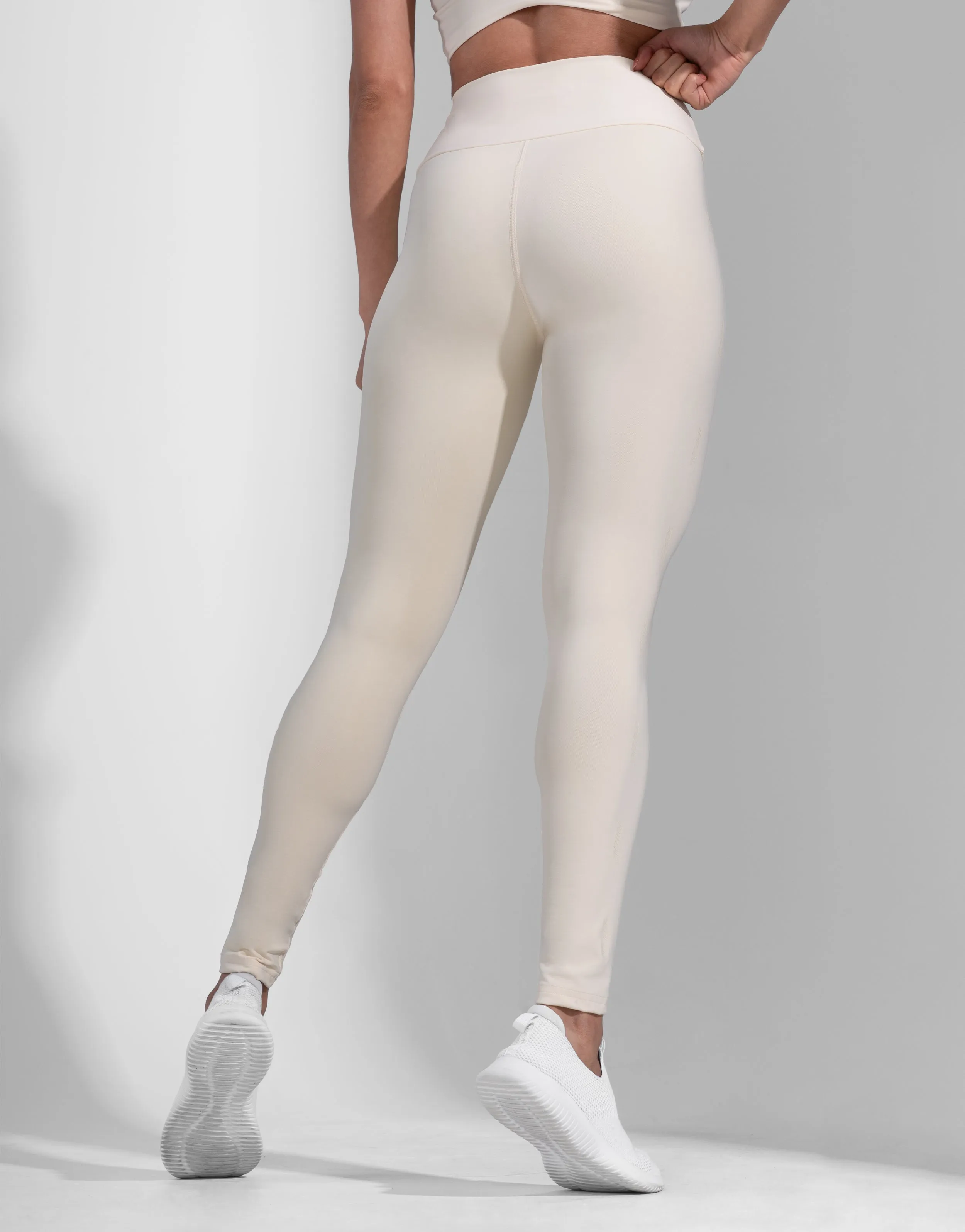 CREME LABEL sleek contour Ultra Thin
