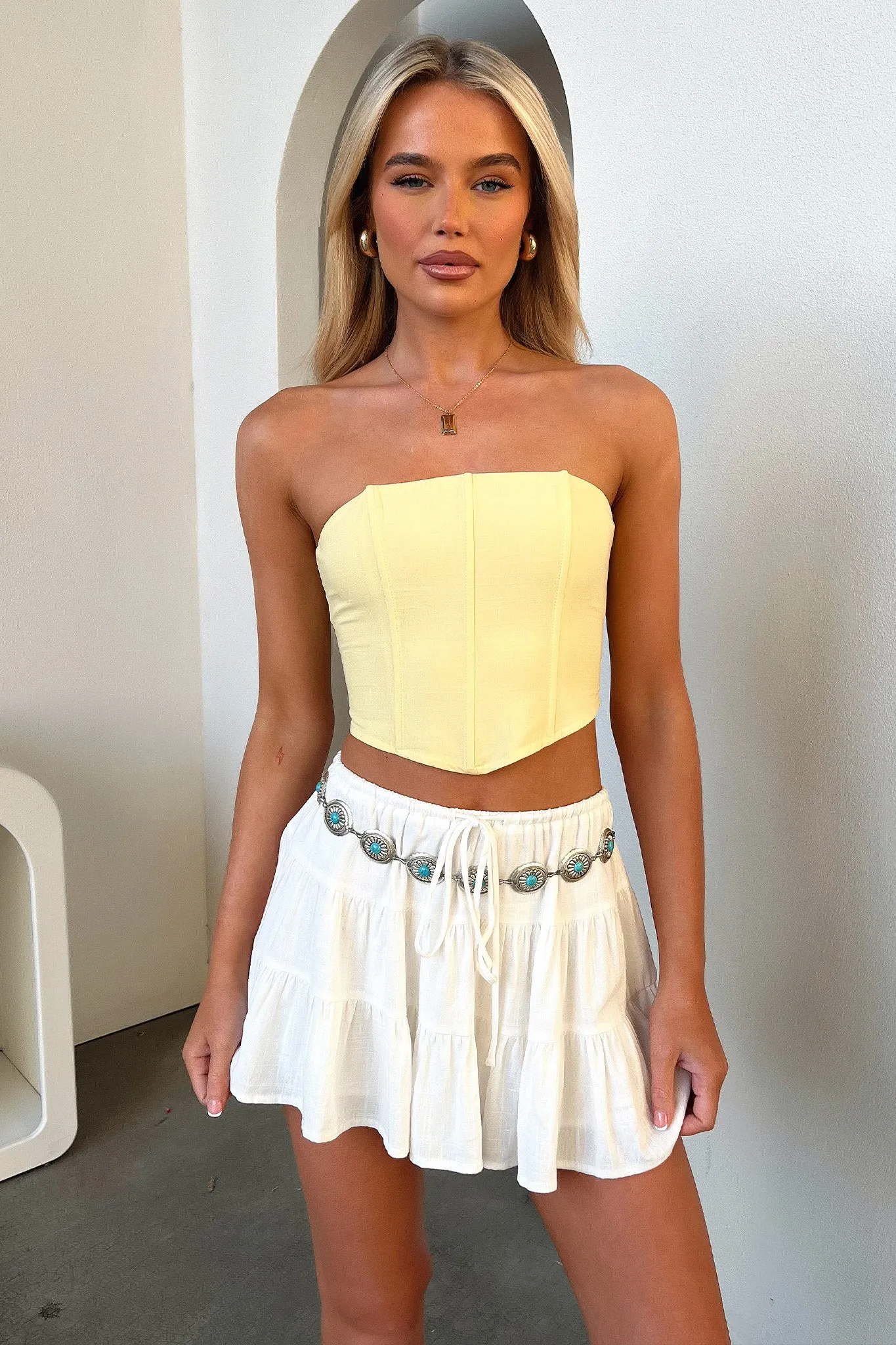 Flat Lay Collar Tullie Tiered Mini Skirt - White