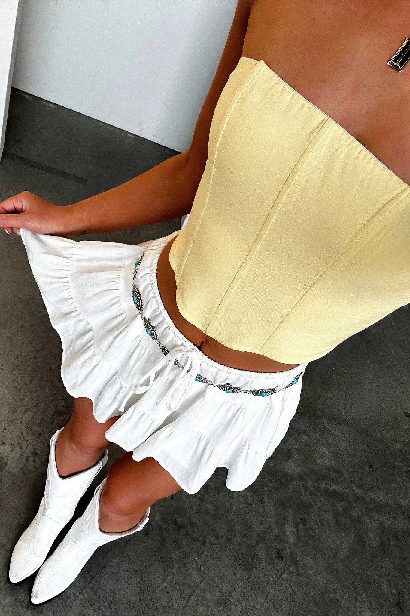 Low Rise Comfy Look Tullie Tiered Mini Skirt - White