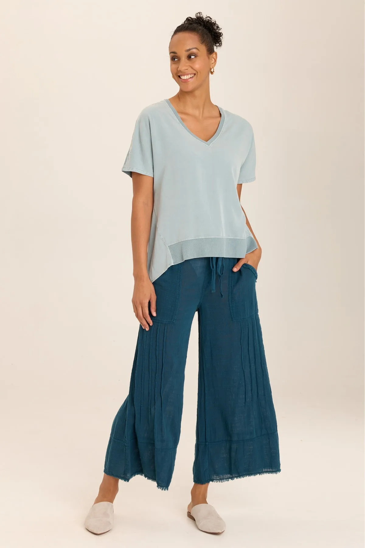 Warm Base Clara Twill/Jersey Relaxed V-Neck Tee