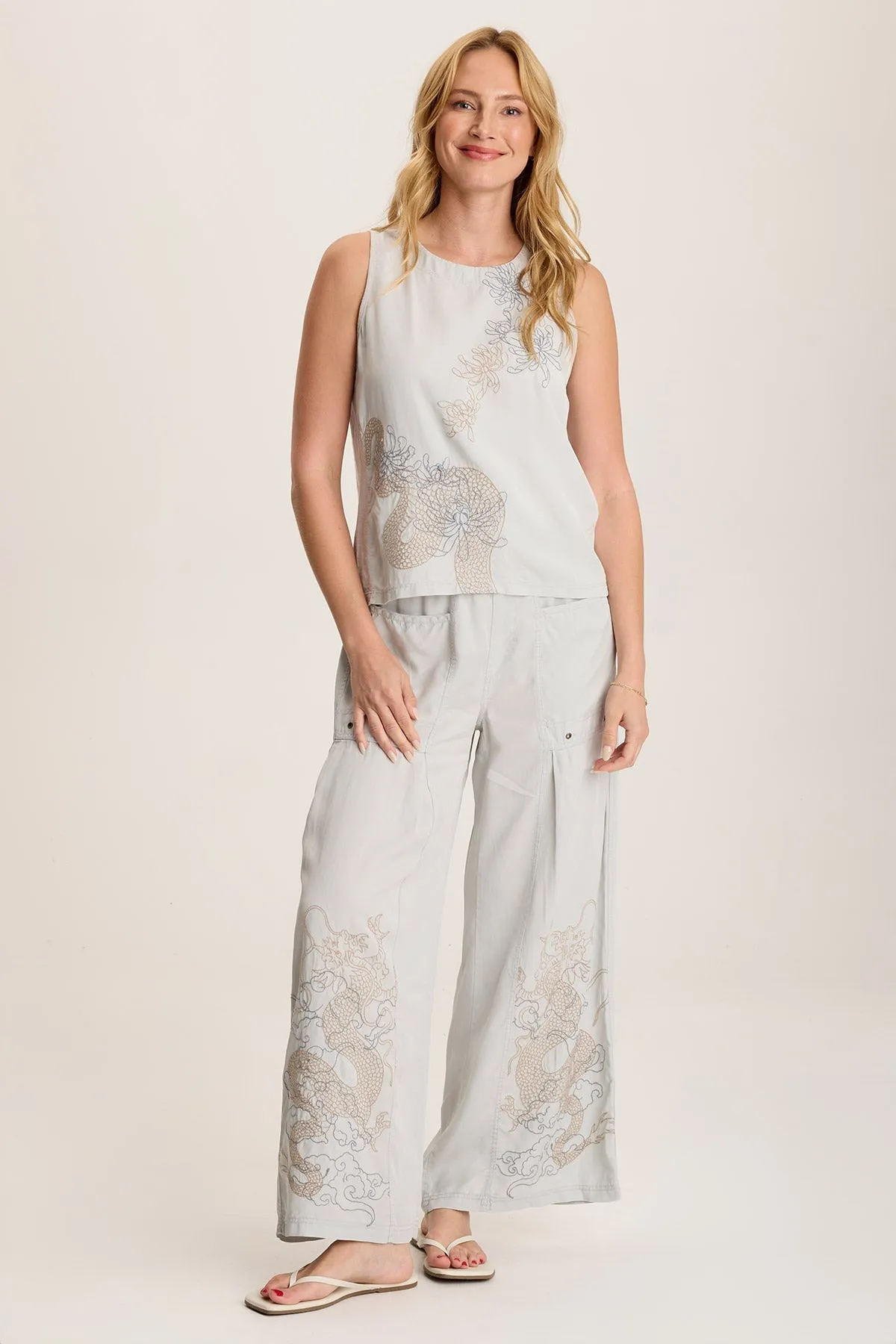 Quan Twill Embroidered Tank slim fit yoga mode