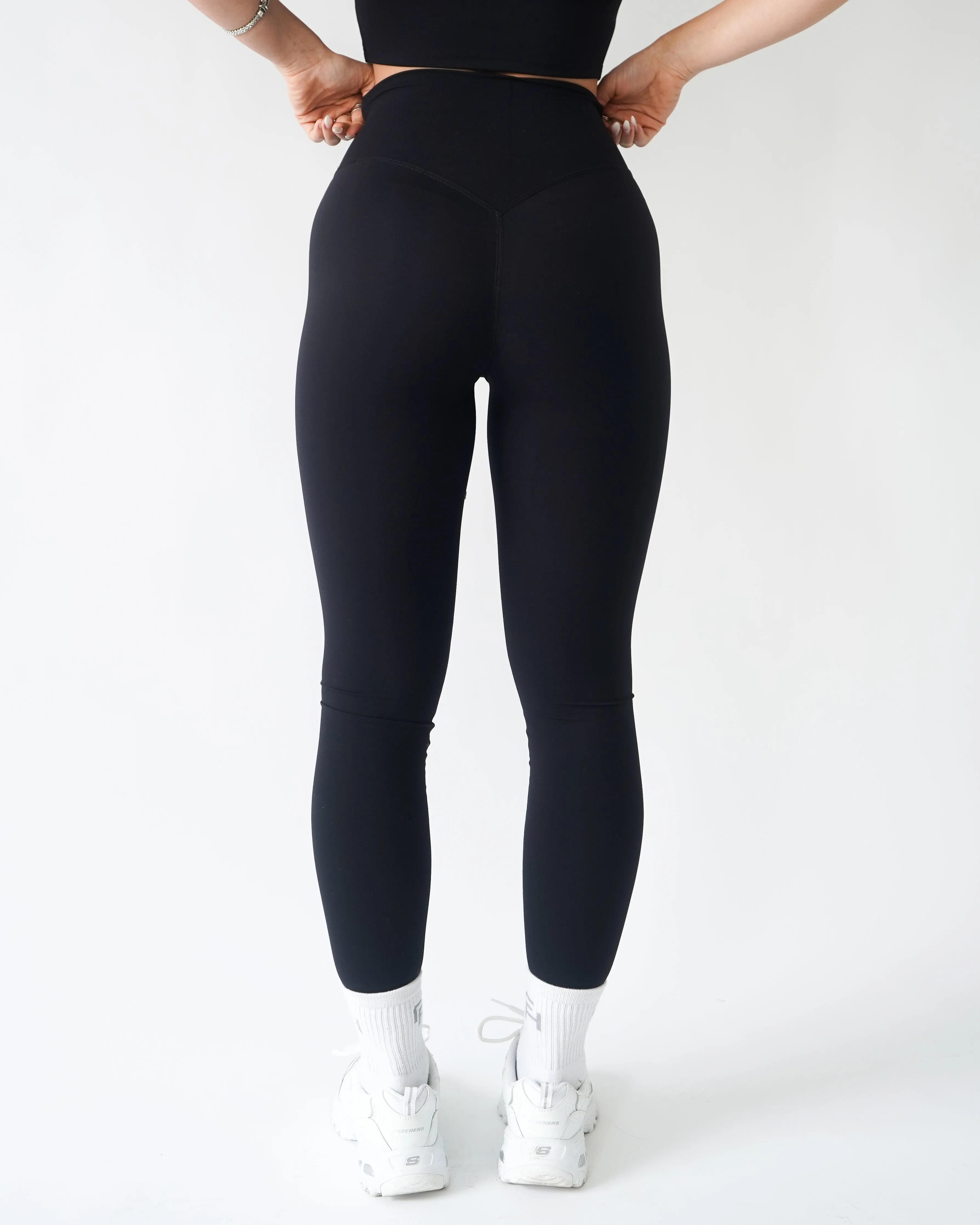 Easy Flow Ultra Light Weekend Trip Onyx V Waist Leggings - Black