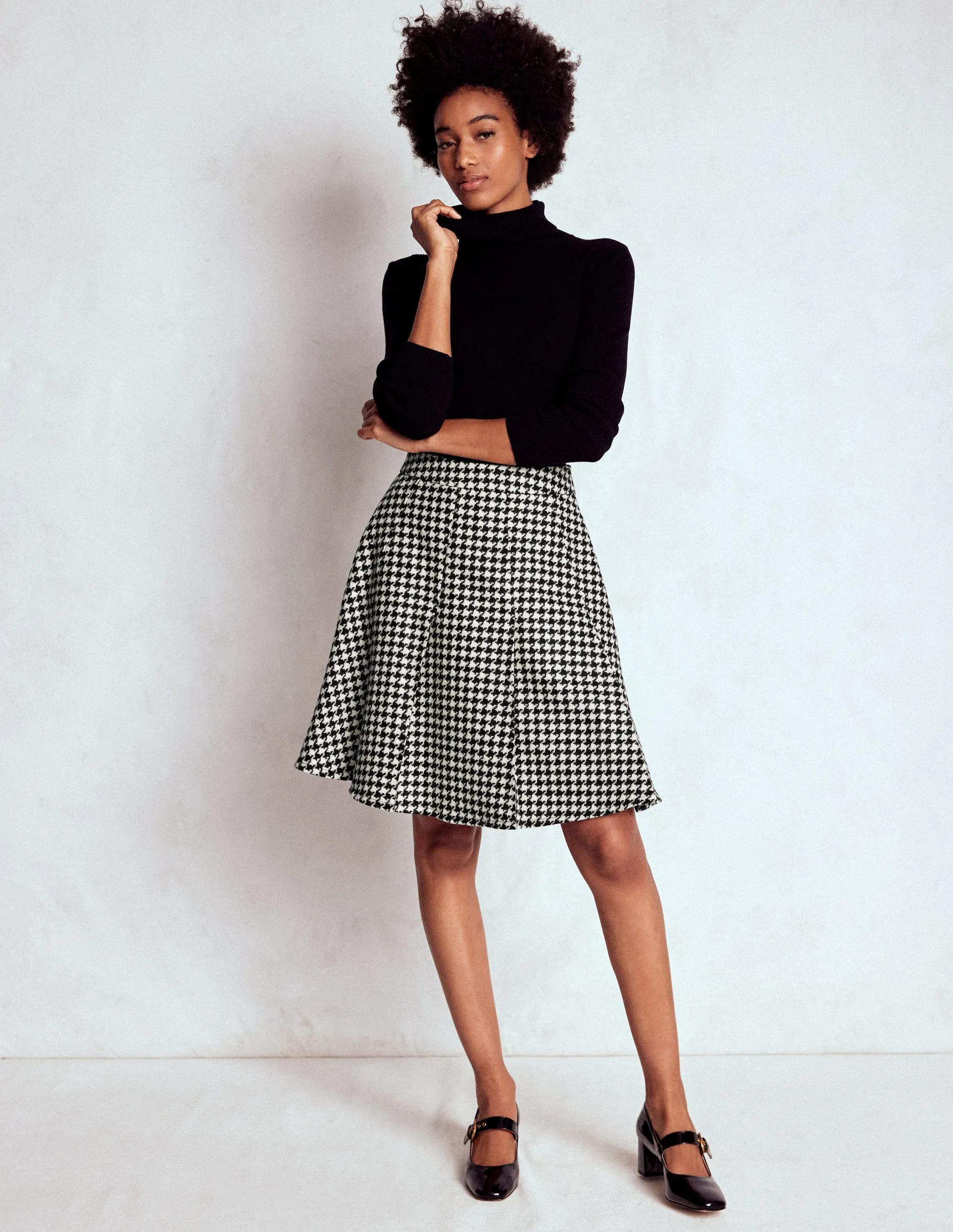 Casual Outfit Flippy Wool Skirt-Black Dogstooth