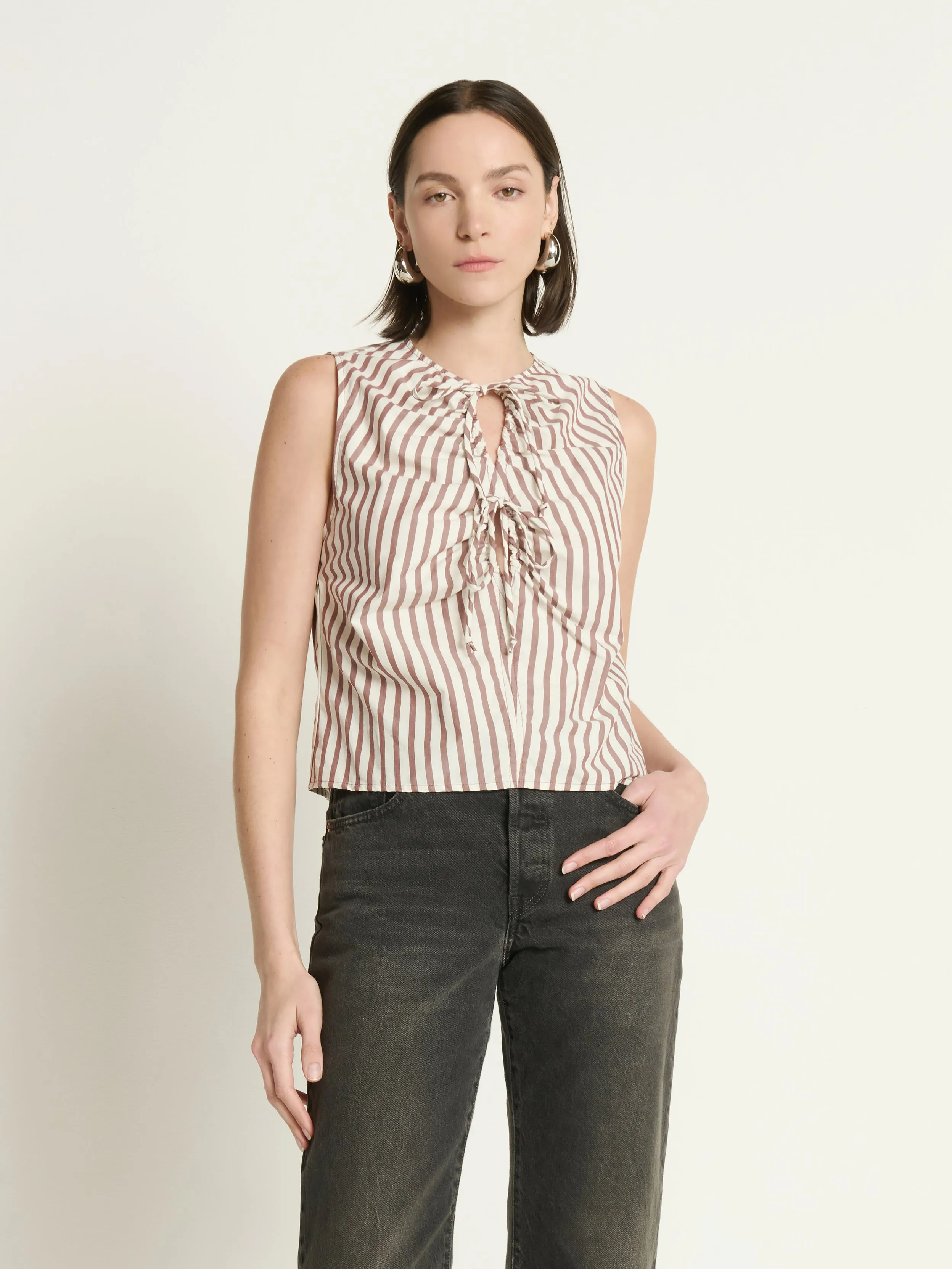 DoubleLayerReinforcement TaglessDesign Mimmi Keyhole Top
