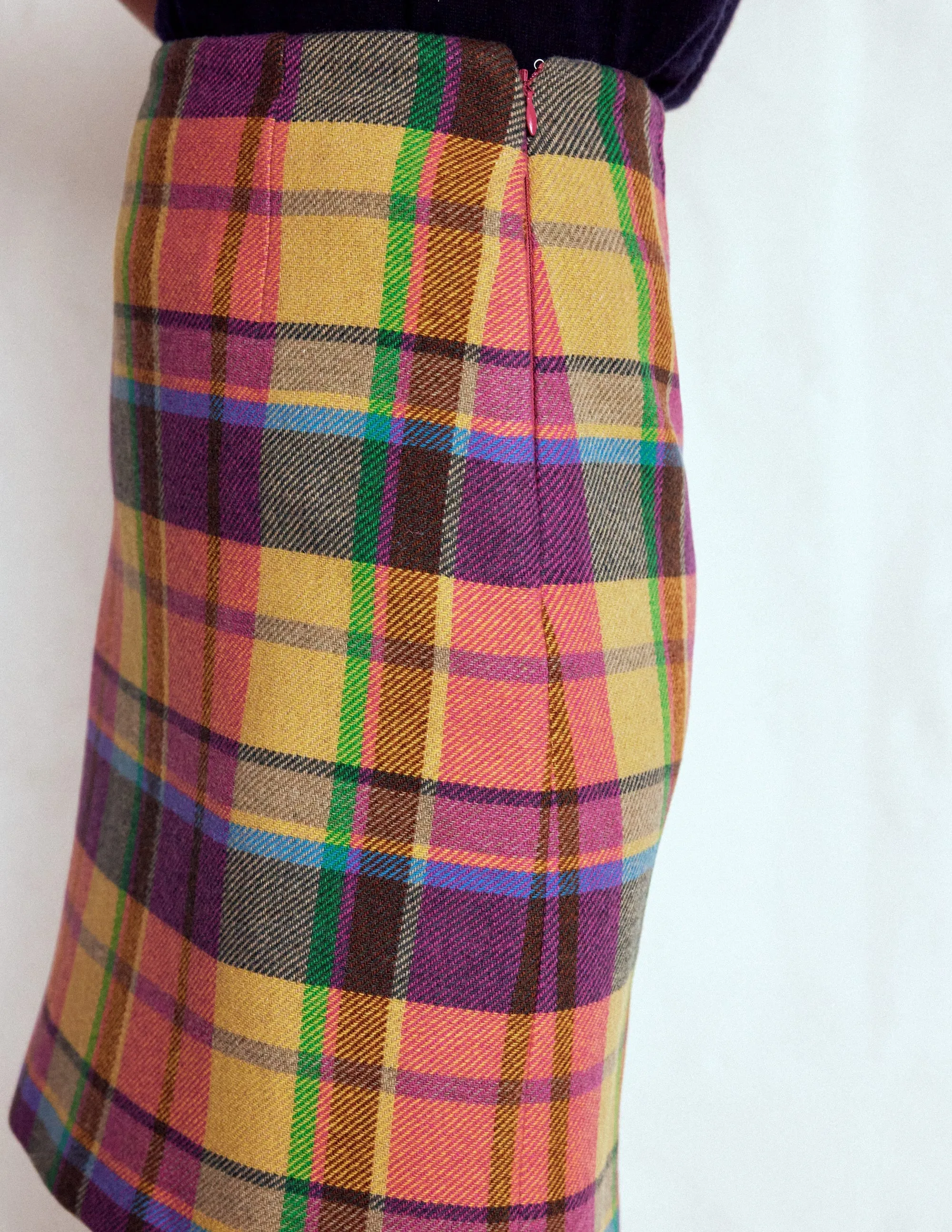 Gia Wool Short Skirt-PoppyRed and Pink Multigingham Flexible Motion