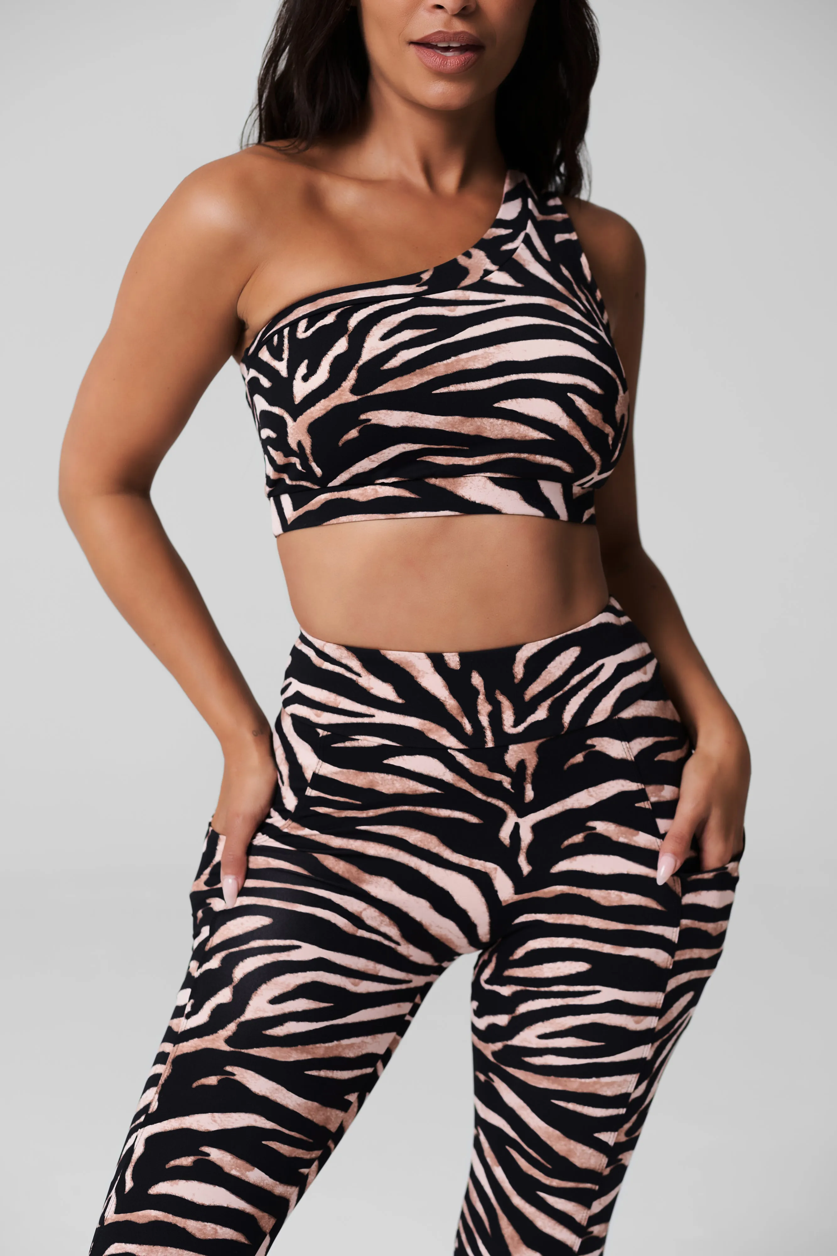 Unleashed Pocket Legging SoftTouchFinish