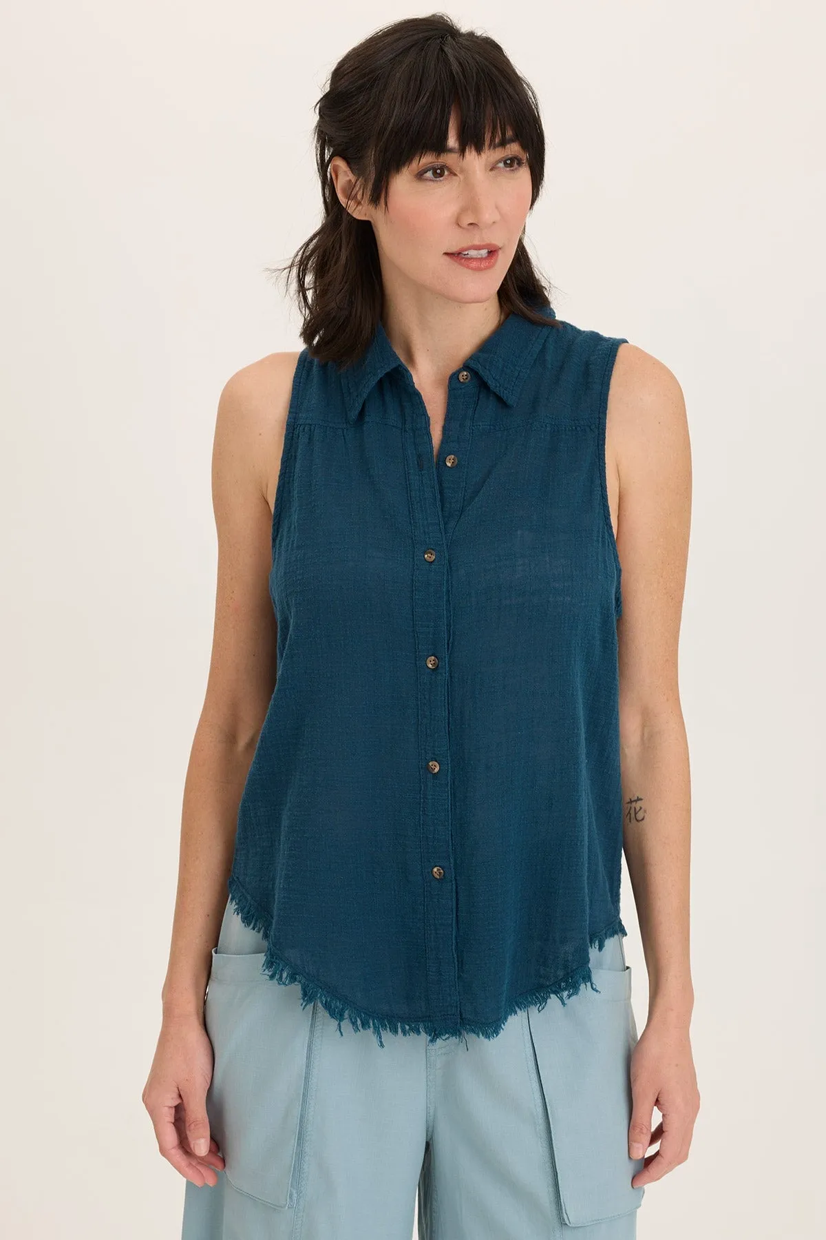 Calm Core Recycled materials Otto Gauze Button-Up Tank