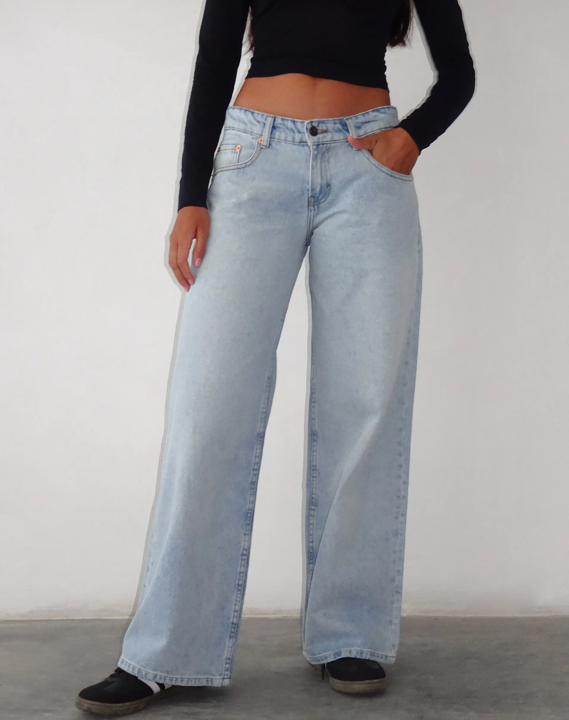 Roomy Extra Wide Low Rise Jeans in Extreme Light Blue Wash Loose Fit Gloss Fit