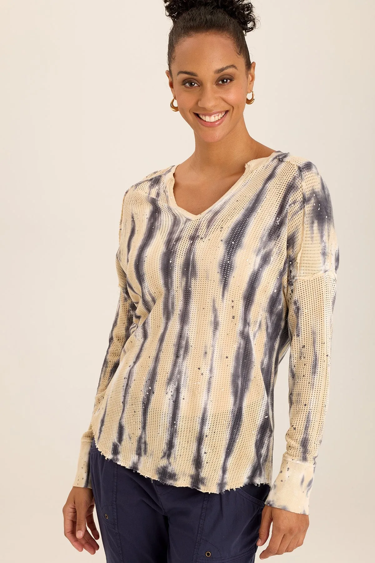 Bullock Mesh V-Neck Pullover Zoom Proper Adjustable drawstring