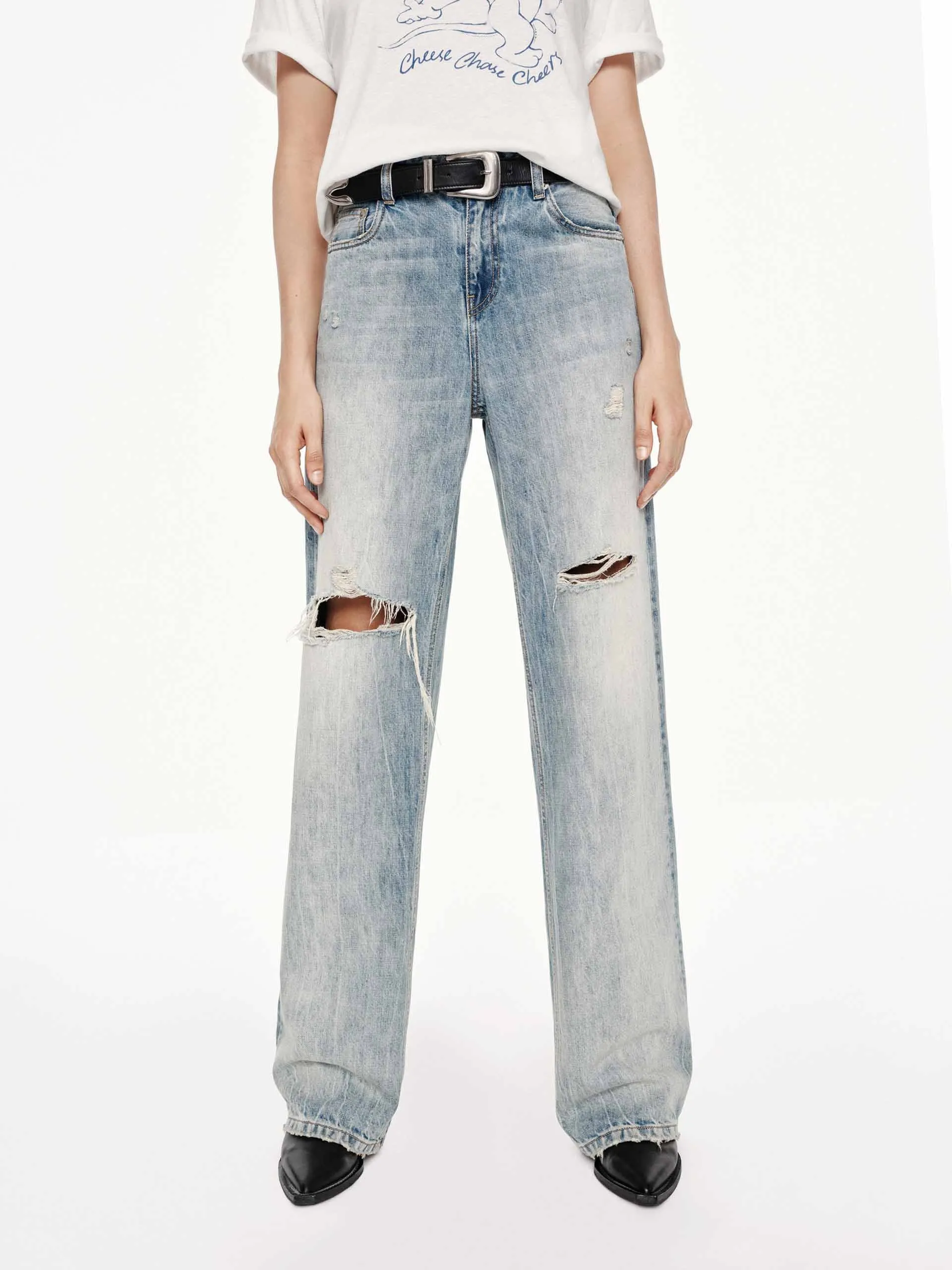 Ripped Detail Straight Jeans Weekend Getaway Stylish Student Outfit Streetwear Fan